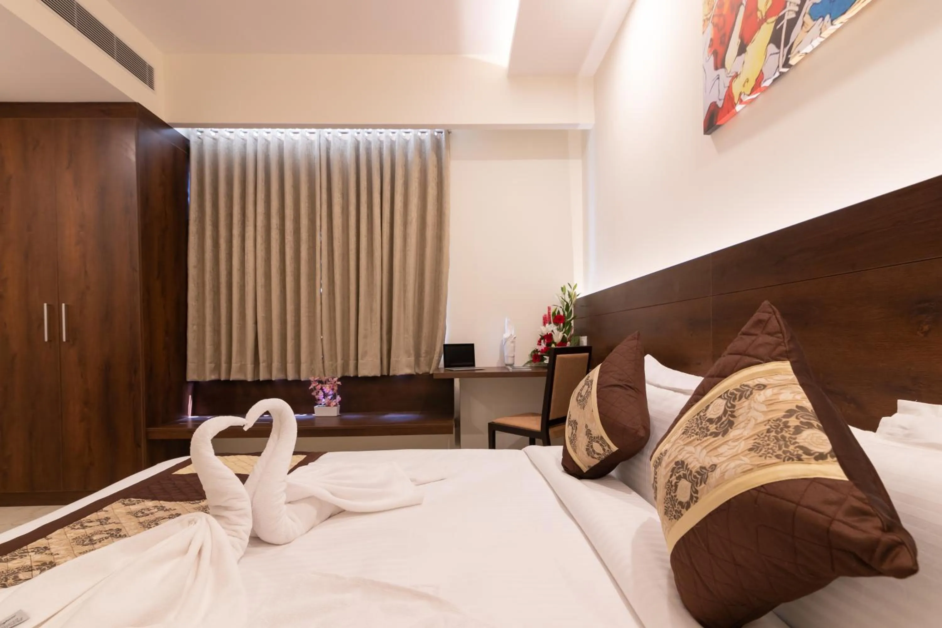 Photo of the whole room, Bed in Mojatel By Icon