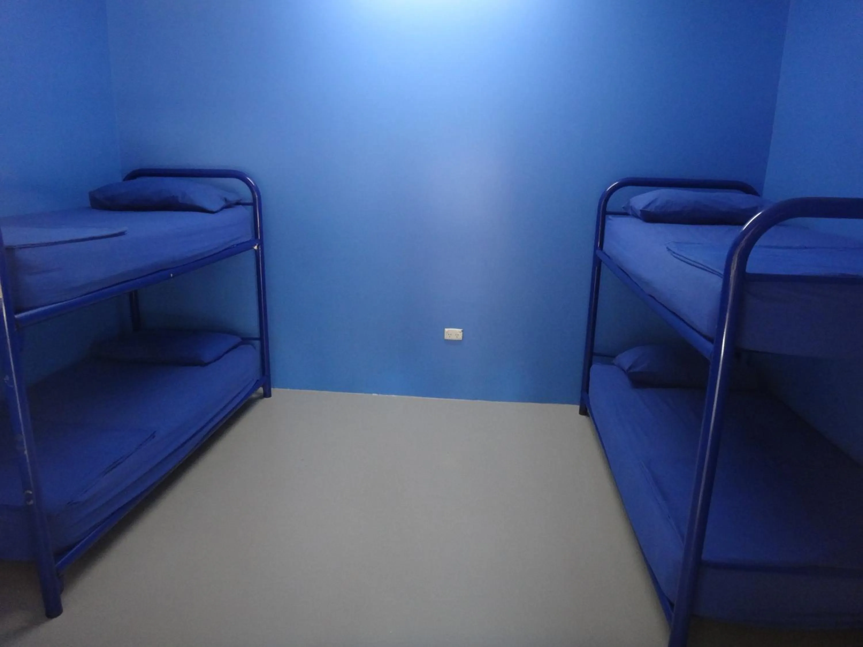 Photo of the whole room, Bed in Cable Beach Backpackers