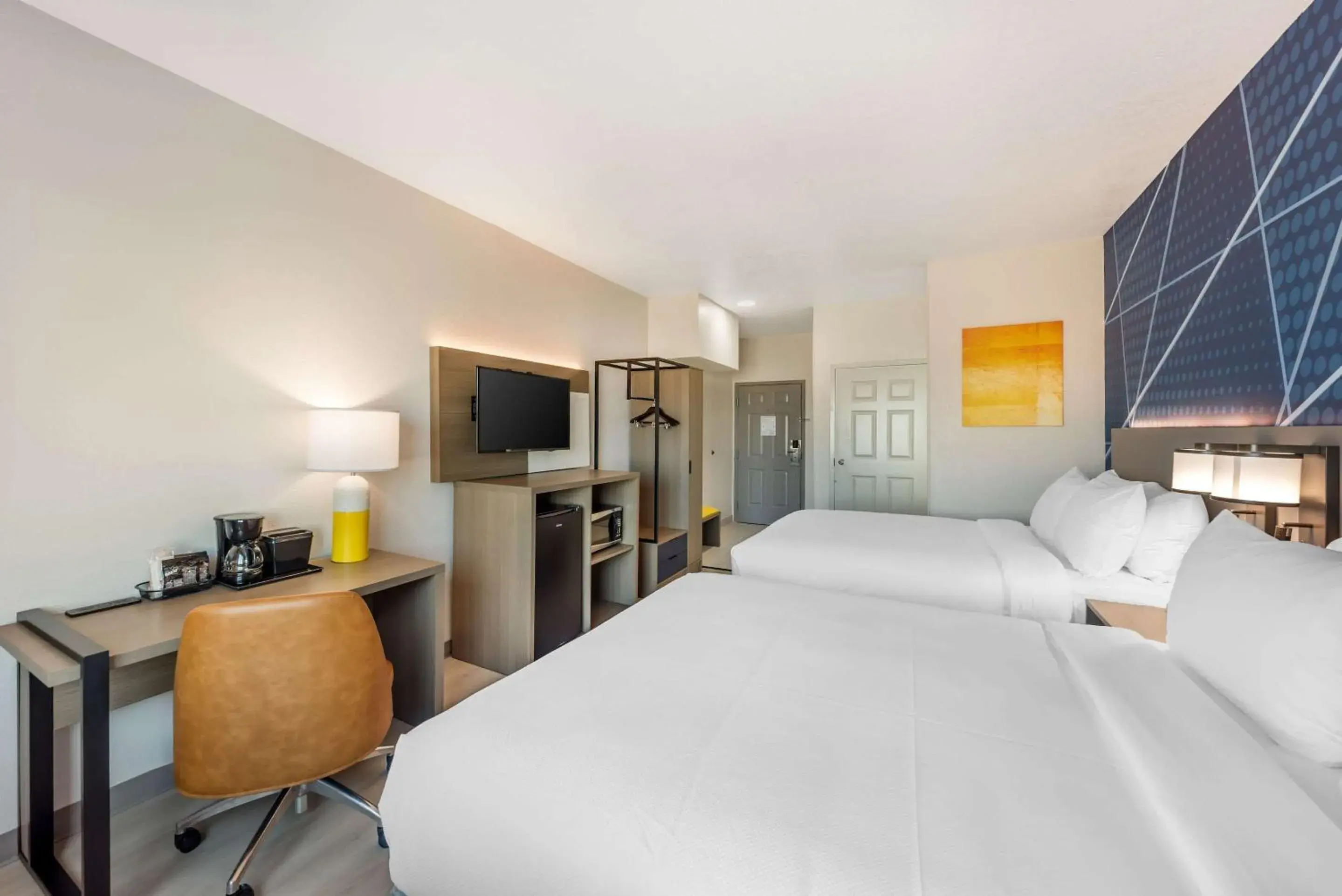 Communal lounge/ TV room, Bed in Comfort Inn & Suites Belton Temple South I-35 Communal lounge/ TV room, Bed in Comfort Inn & Suites Belton Temple South I-35