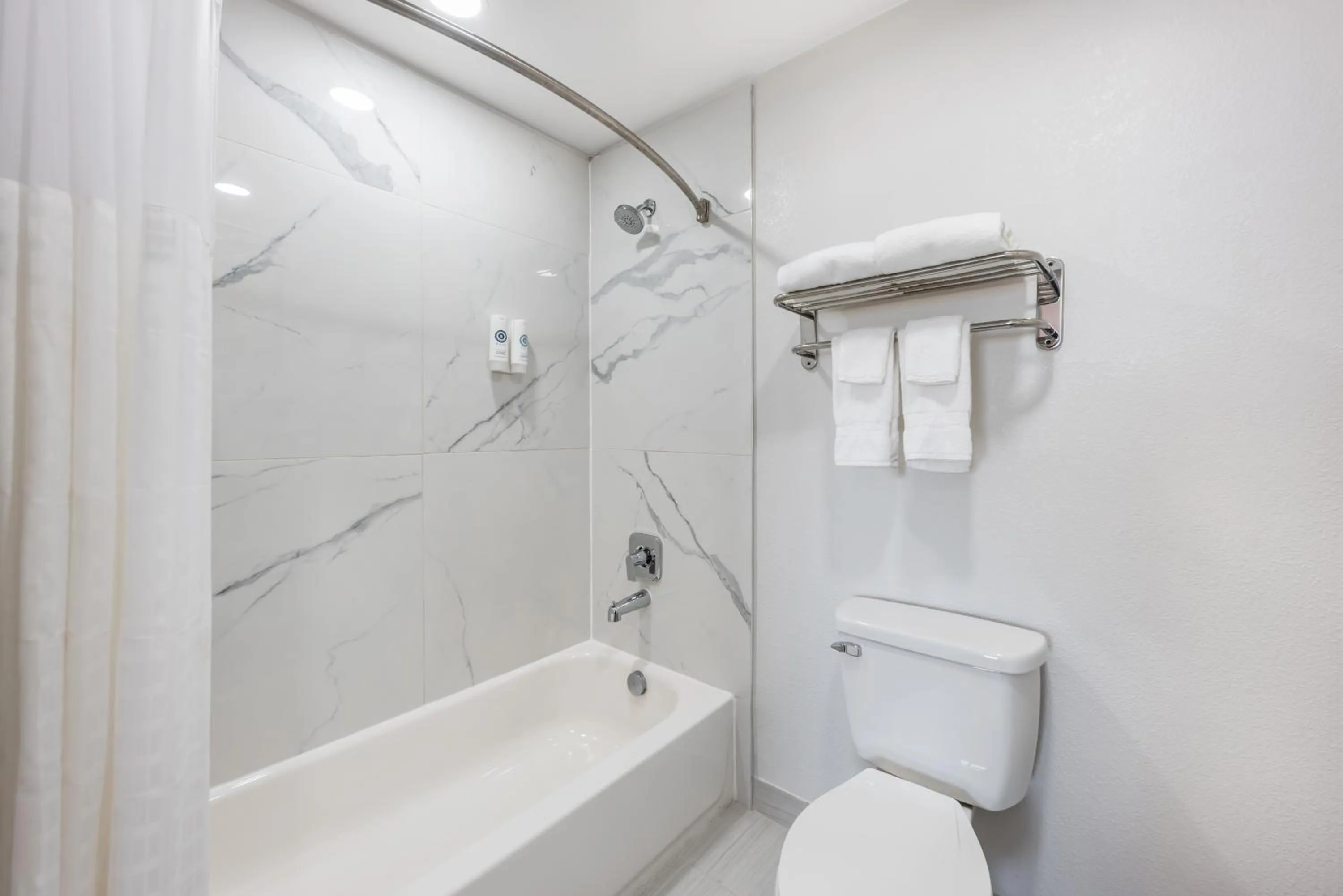 Bathroom in Comfort Inn & Suites Belton Temple South I-35