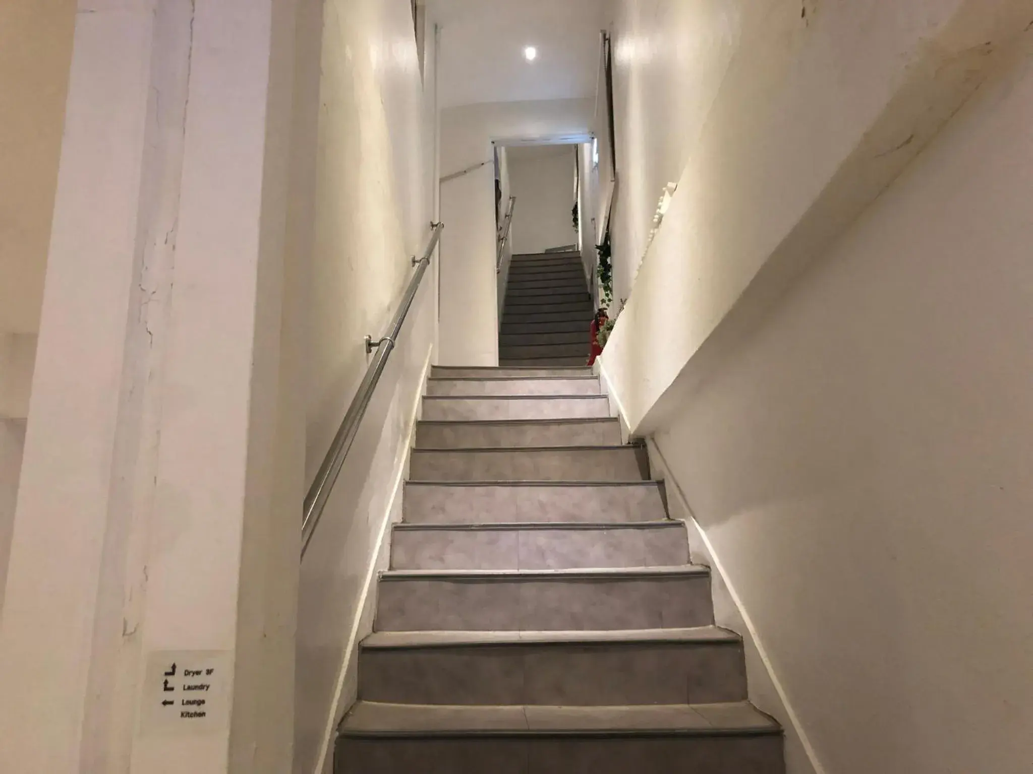 Chris Hostel Chris Hostel