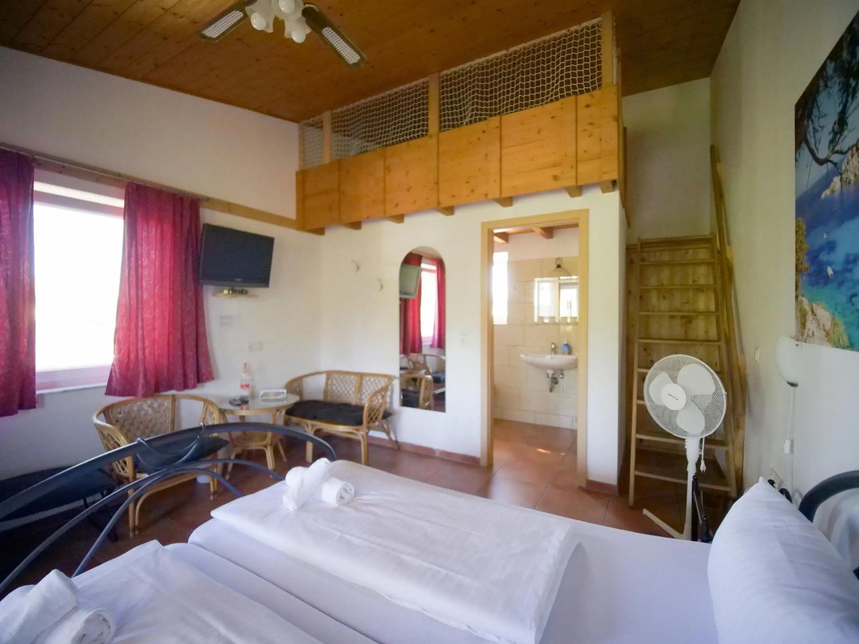 Photo of the whole room, Bed in Gästehaus Parkblick Photo of the whole room, Bed in Gästehaus Parkblick