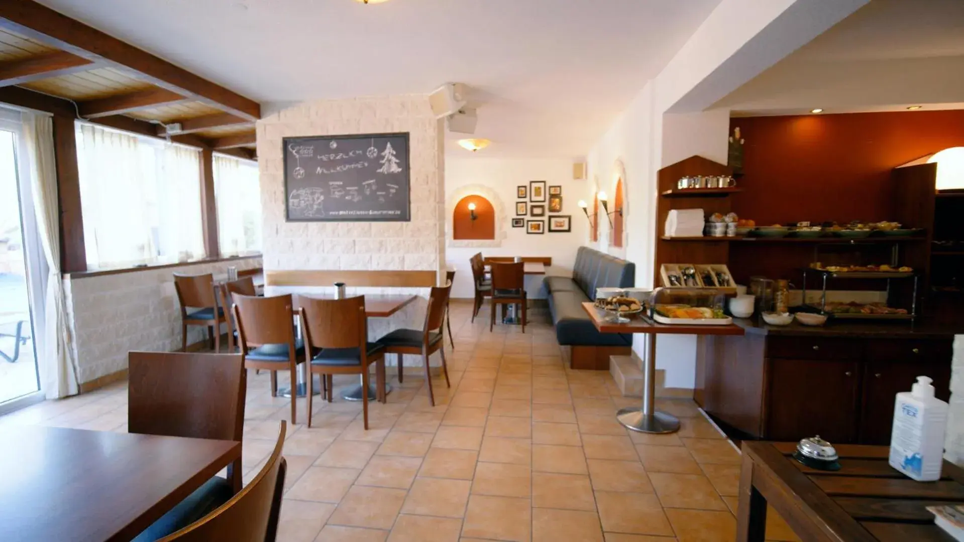 Restaurant/places to eat in Gästehaus Parkblick Restaurant/places to eat in Gästehaus Parkblick