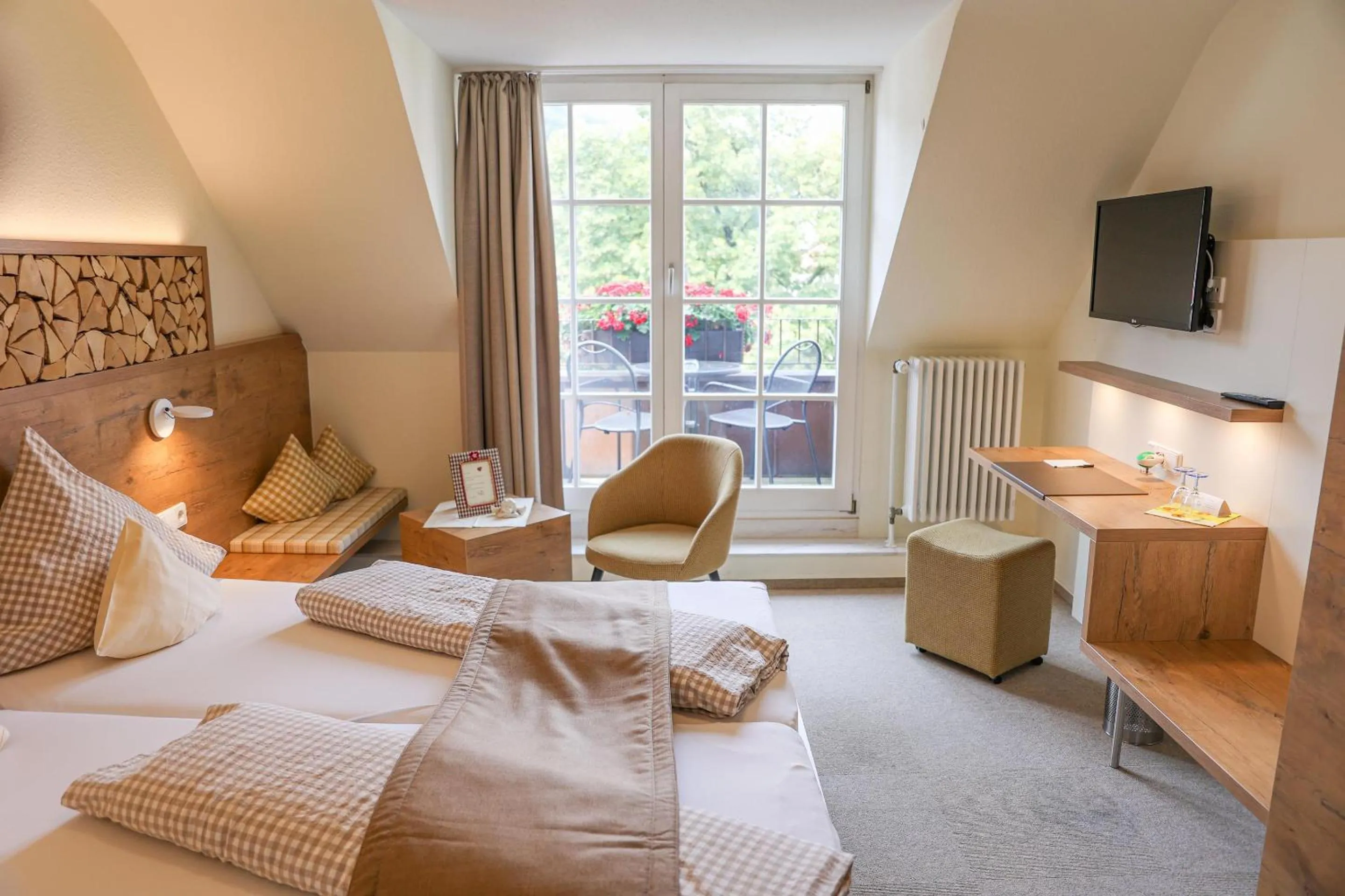 Bed in Hotel-Gasthaus Goldener Engel