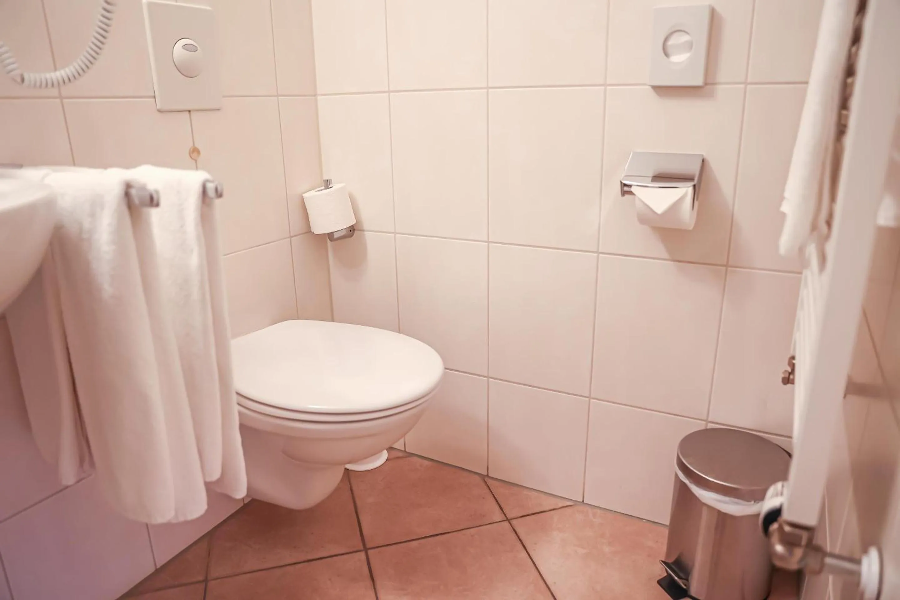 Bathroom in Hotel-Gasthaus Goldener Engel