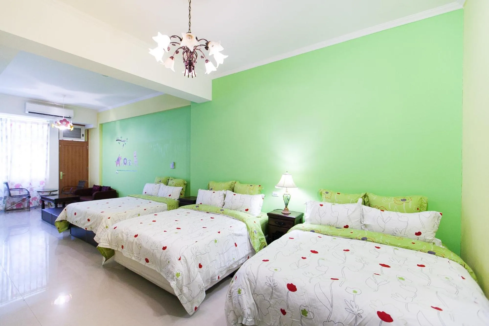 Photo of the whole room, Bed in Hualien Lidu House