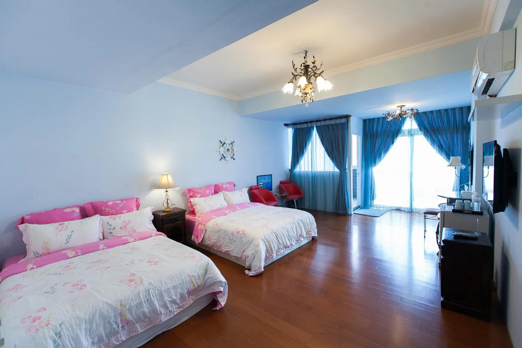 Photo of the whole room, Bed in Hualien Lidu House