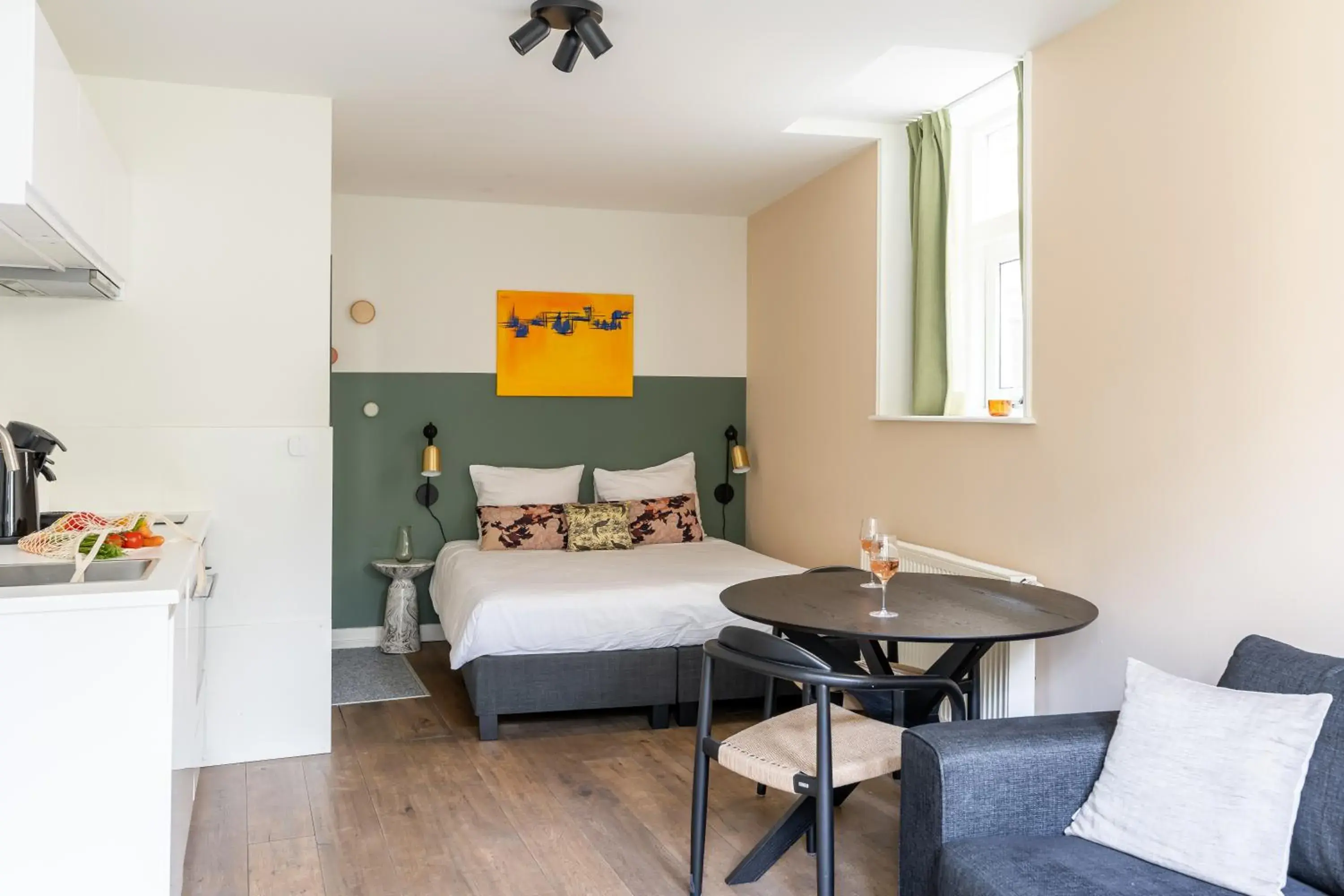 Medium Studio with Kitchen in Amsterdam Dockside Flats Medium Studio with Kitchen in Amsterdam Dockside Flats