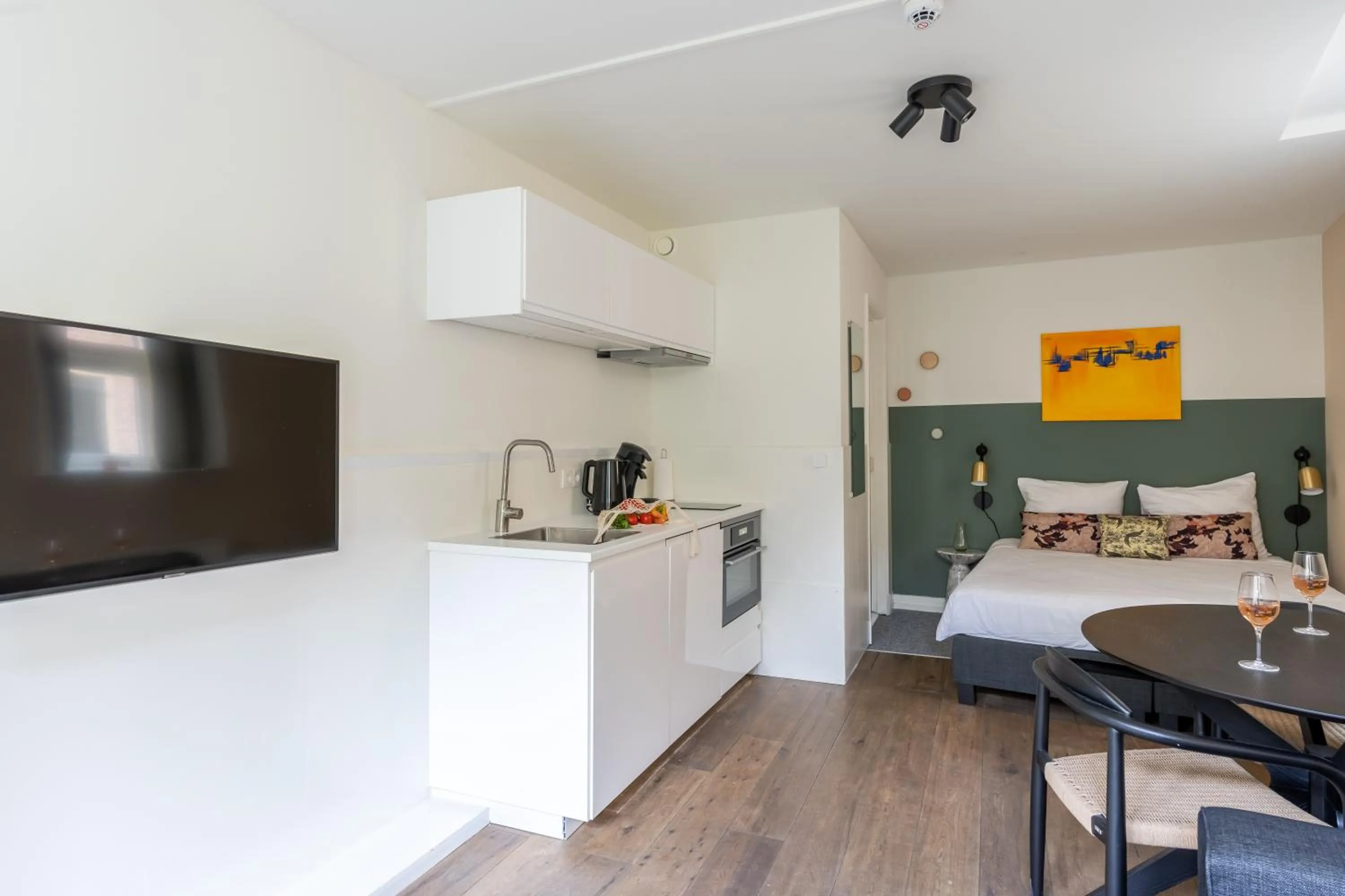 Bed in Amsterdam Dockside Flats