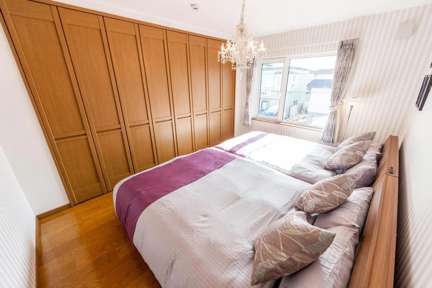 Bedroom, Bed in THE WORLDWIDE HOUSE