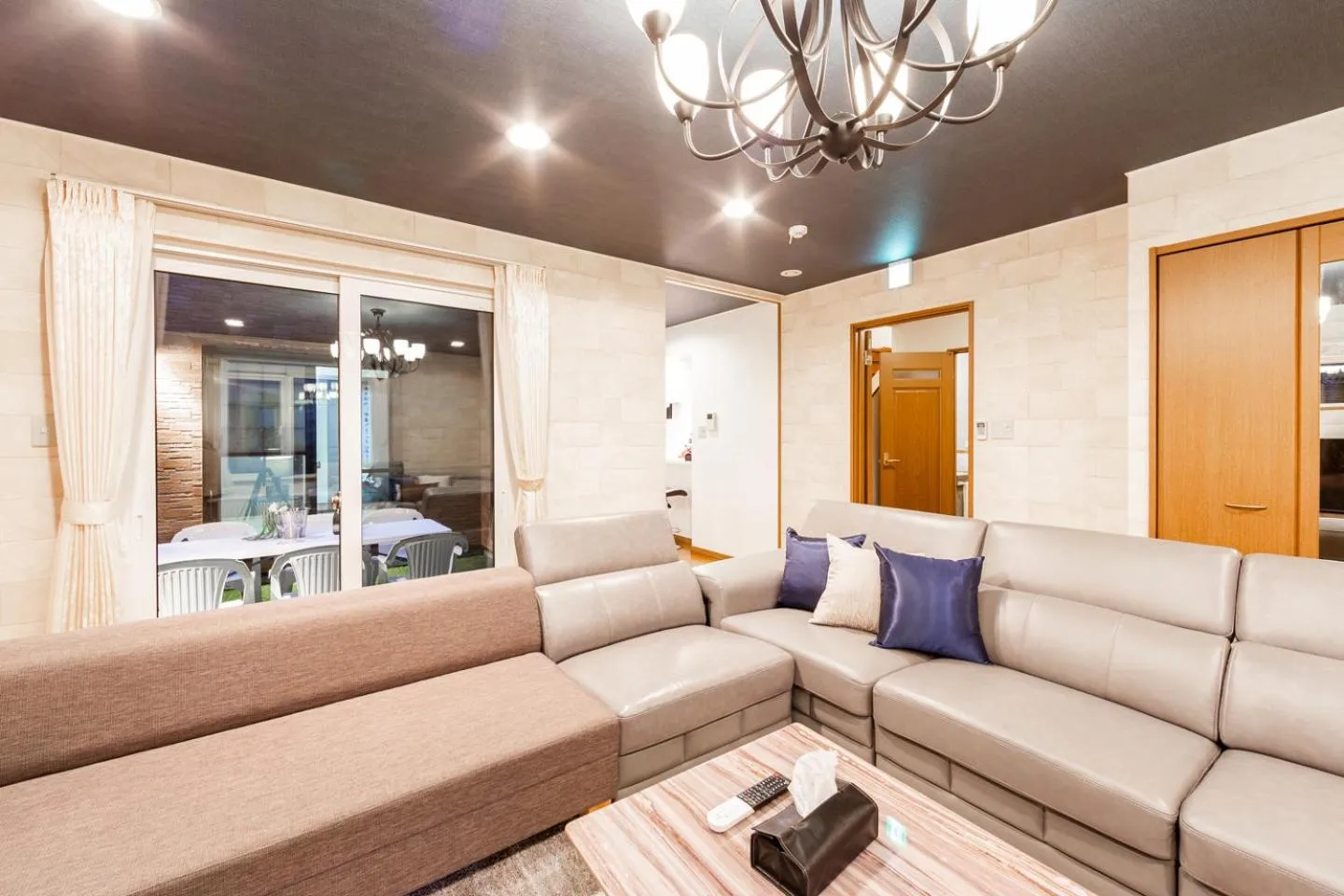 Living room in THE WORLDWIDE HOUSE