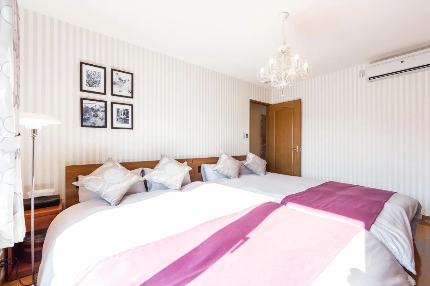 Bedroom, Bed in THE WORLDWIDE HOUSE