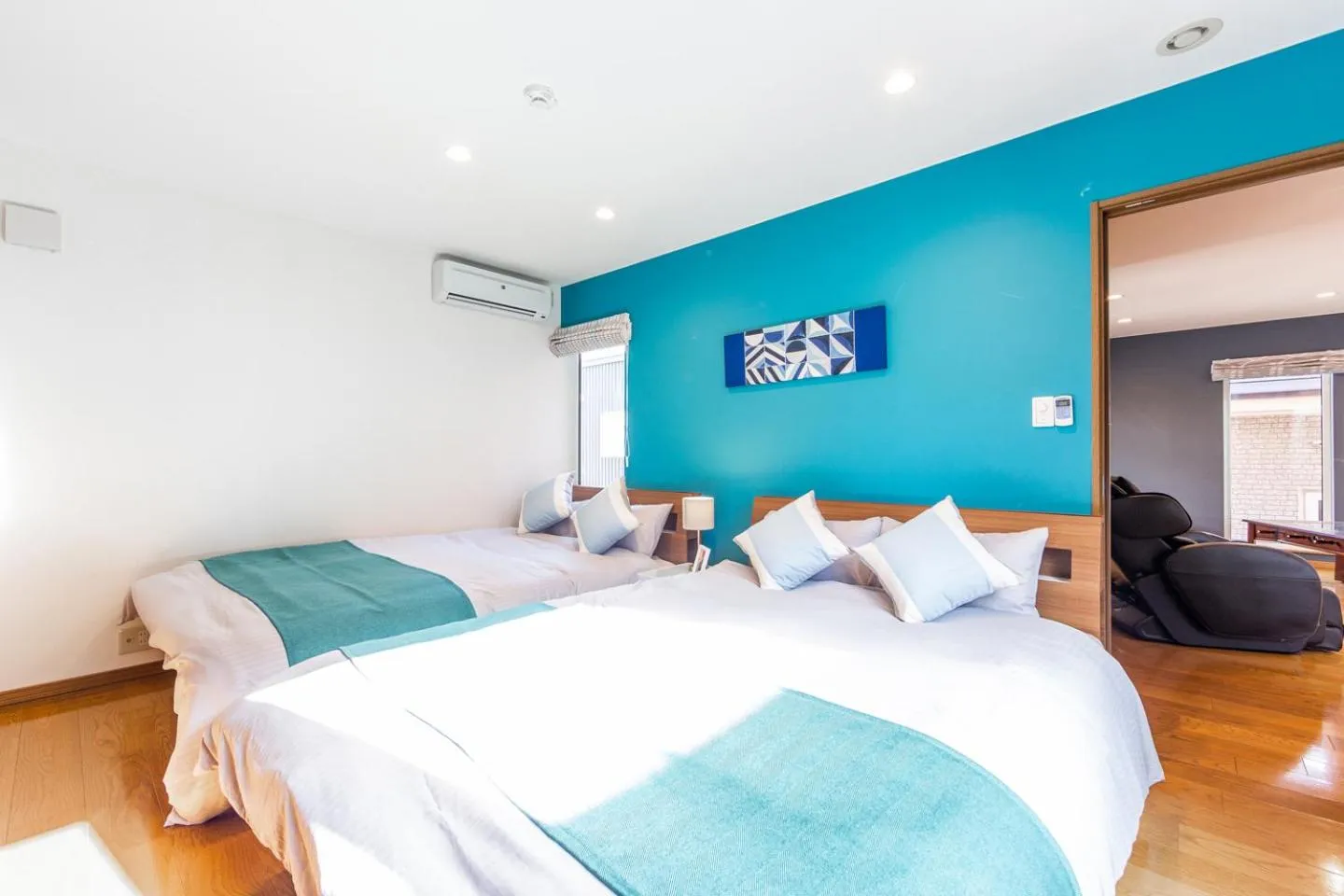 Bed in THE WORLDWIDE HOUSE