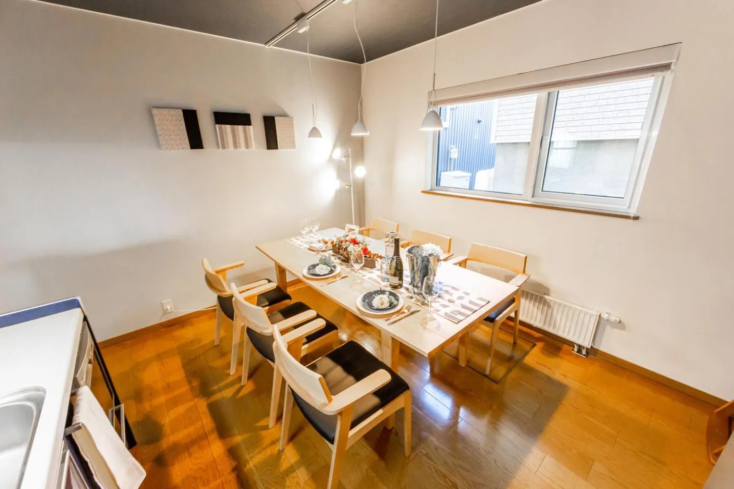 Dining area in THE WORLDWIDE HOUSE