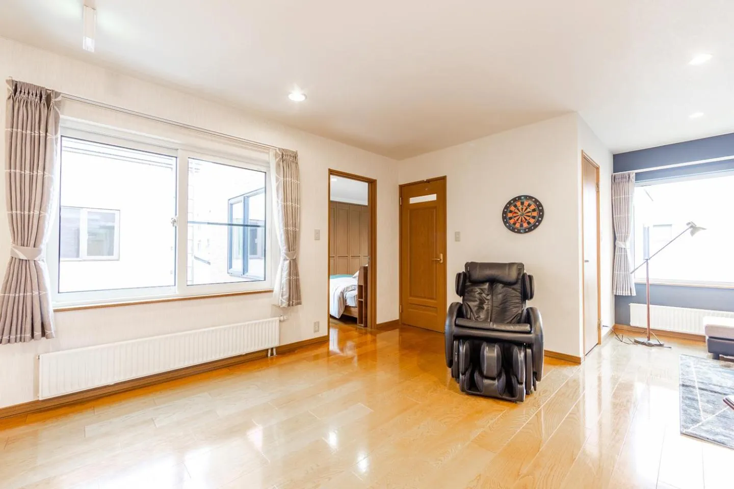 Area and facilities in THE WORLDWIDE HOUSE