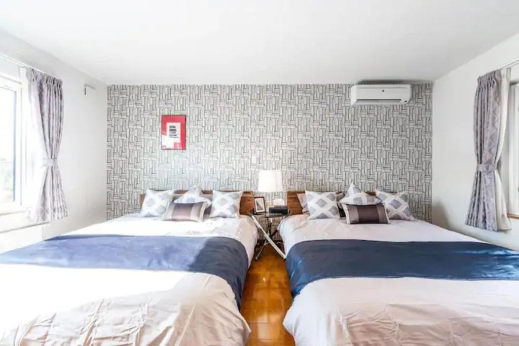 Bedroom, Bed in THE WORLDWIDE HOUSE