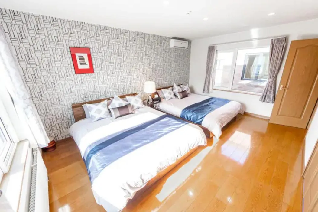 Bedroom, Bed in THE WORLDWIDE HOUSE