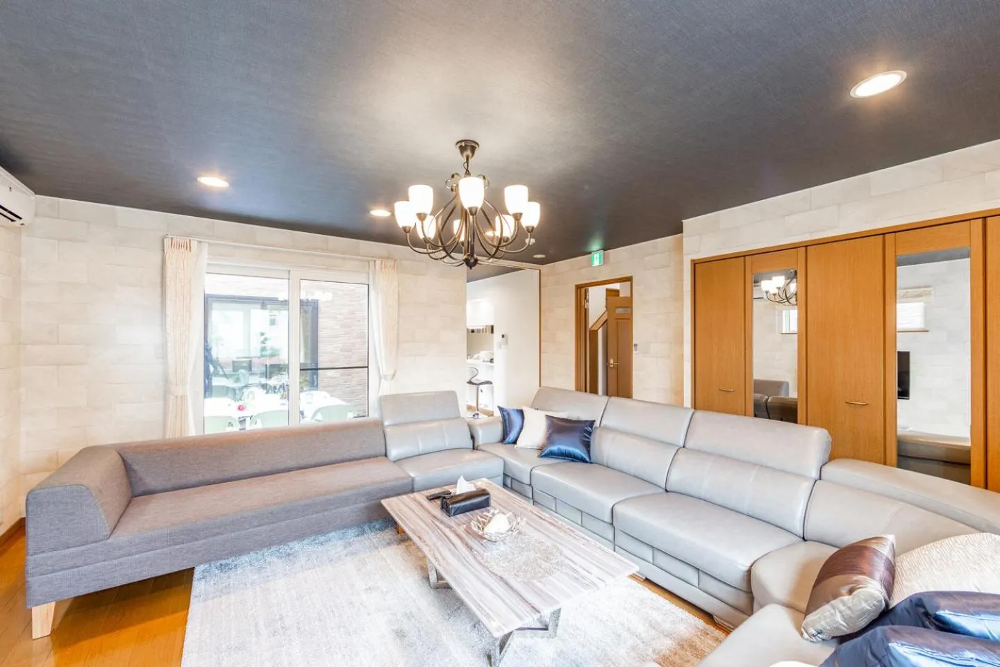 Living room in THE WORLDWIDE HOUSE