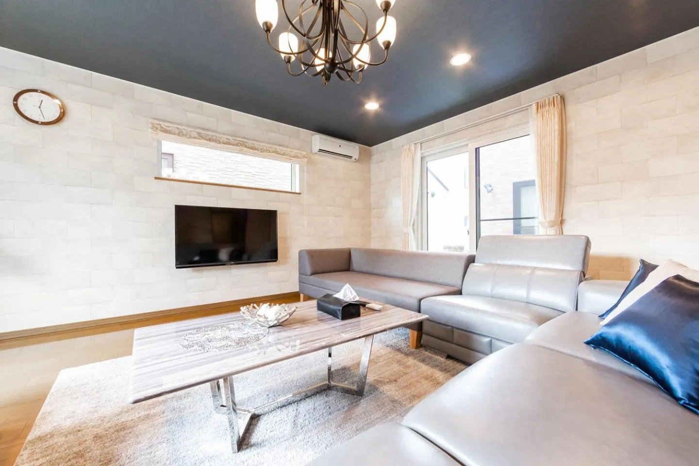 Living room in THE WORLDWIDE HOUSE