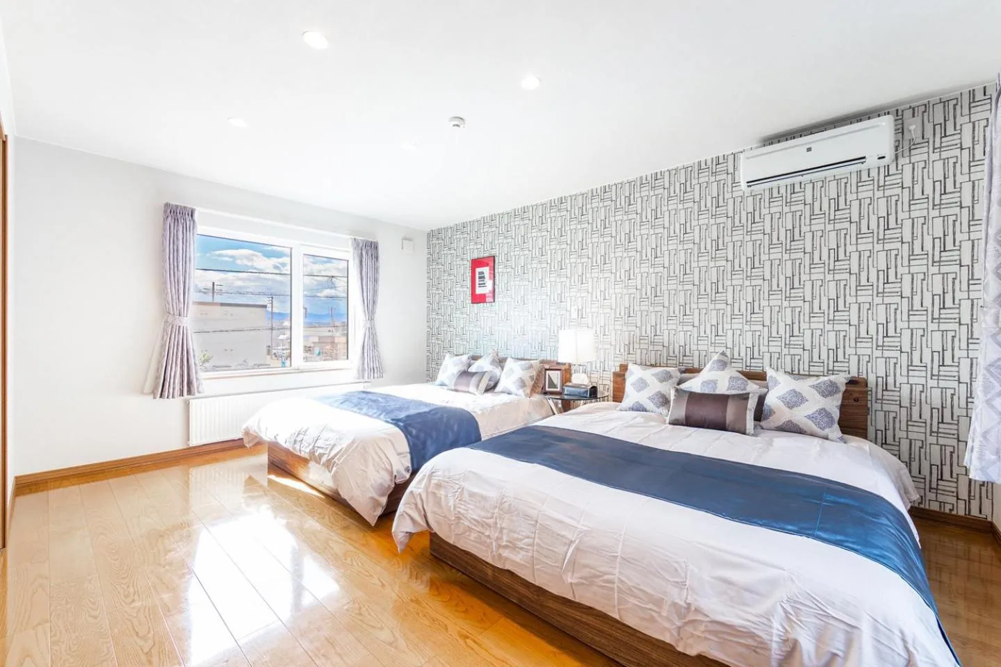 Bedroom, Bed in THE WORLDWIDE HOUSE