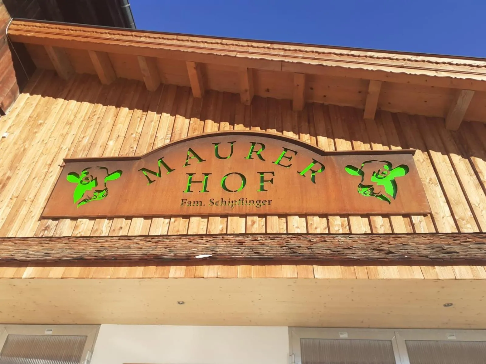 Logo/Certificate/Sign in Maurerhof Itter