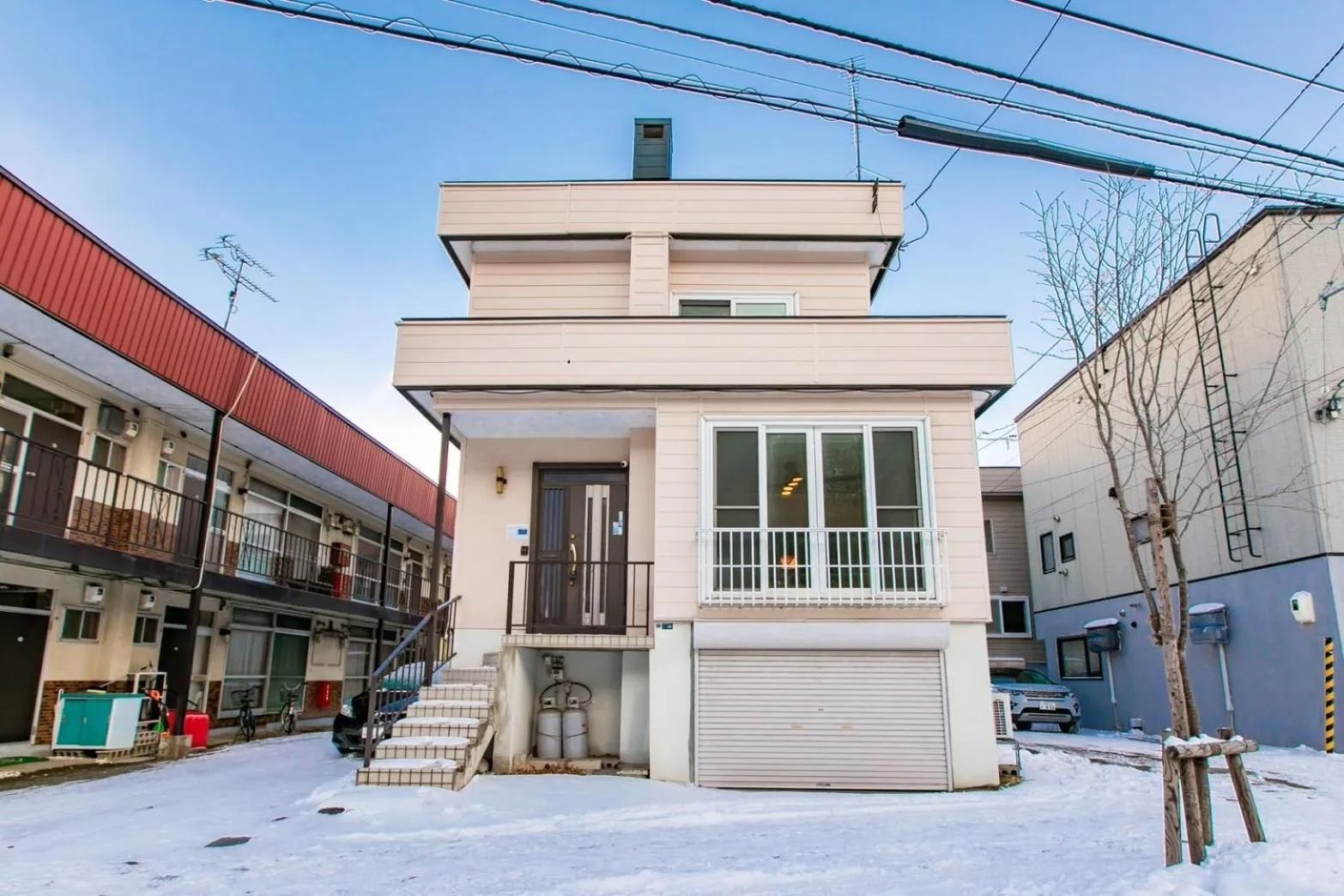 Property building in THE SUNLIGHT