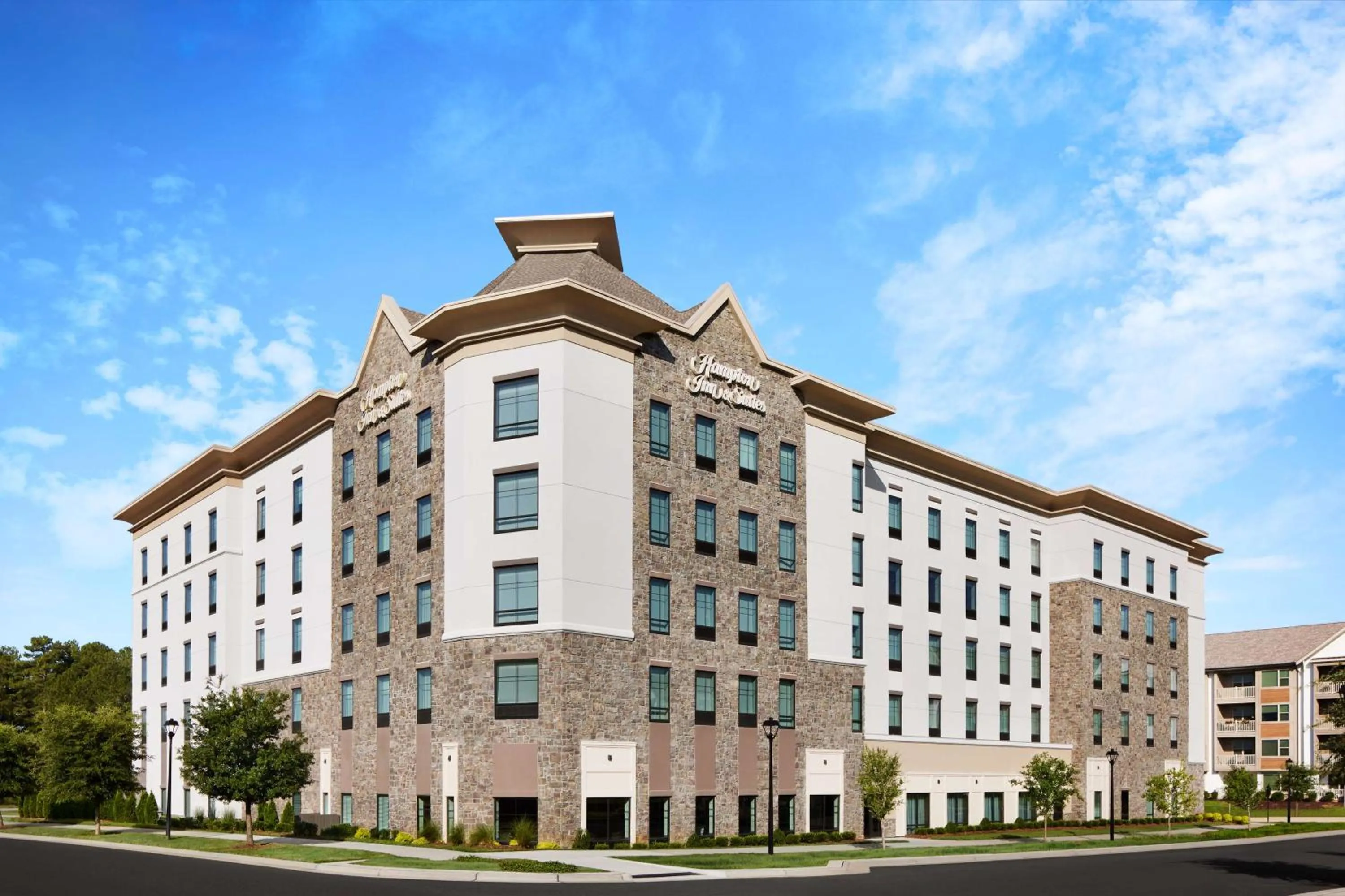 Property building in Hampton Inn & Suites Charlotte Steele Creek Road, NC