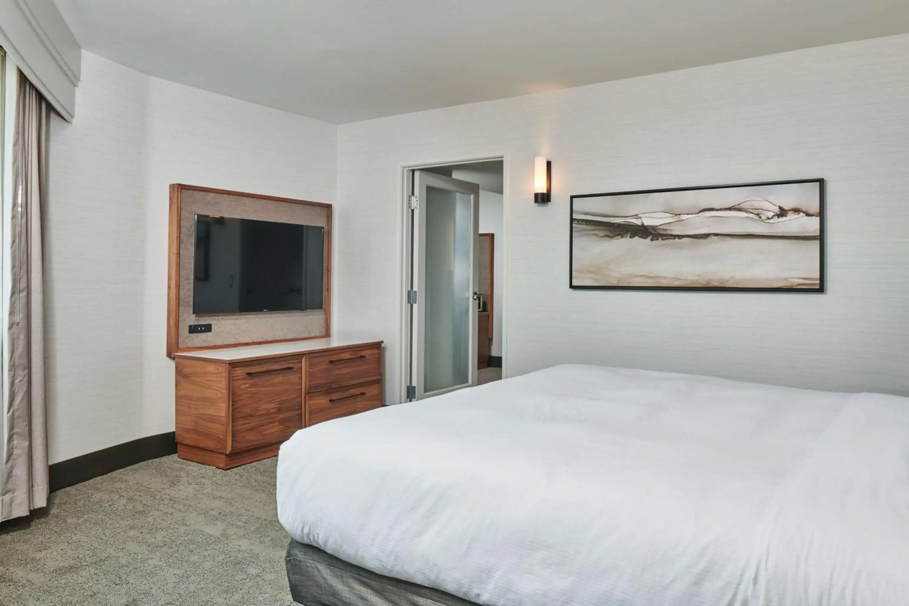 King Suite with Balcony in Doubletree By Hilton Fullerton King Suite with Balcony in Doubletree By Hilton Fullerton