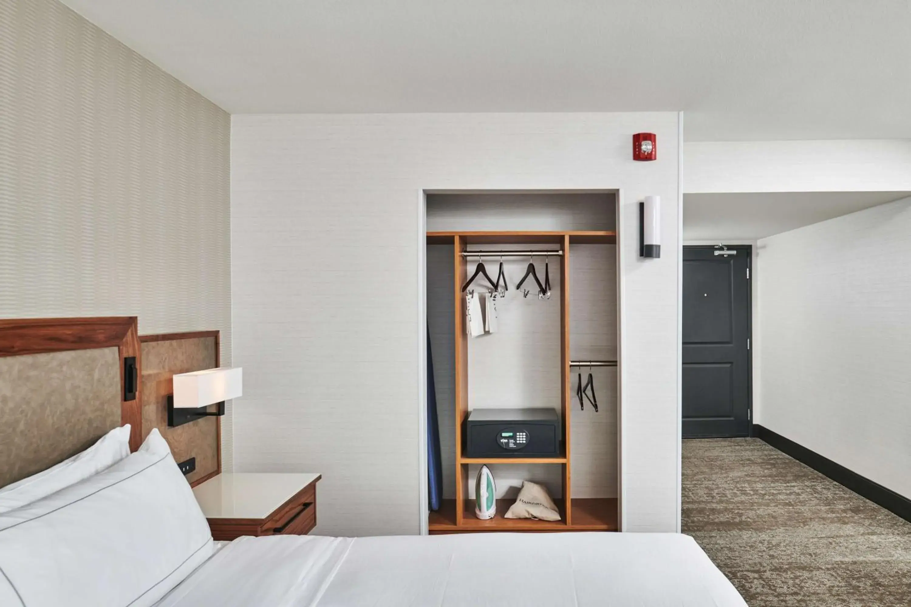 Bed in Doubletree By Hilton Fullerton Bed in Doubletree By Hilton Fullerton