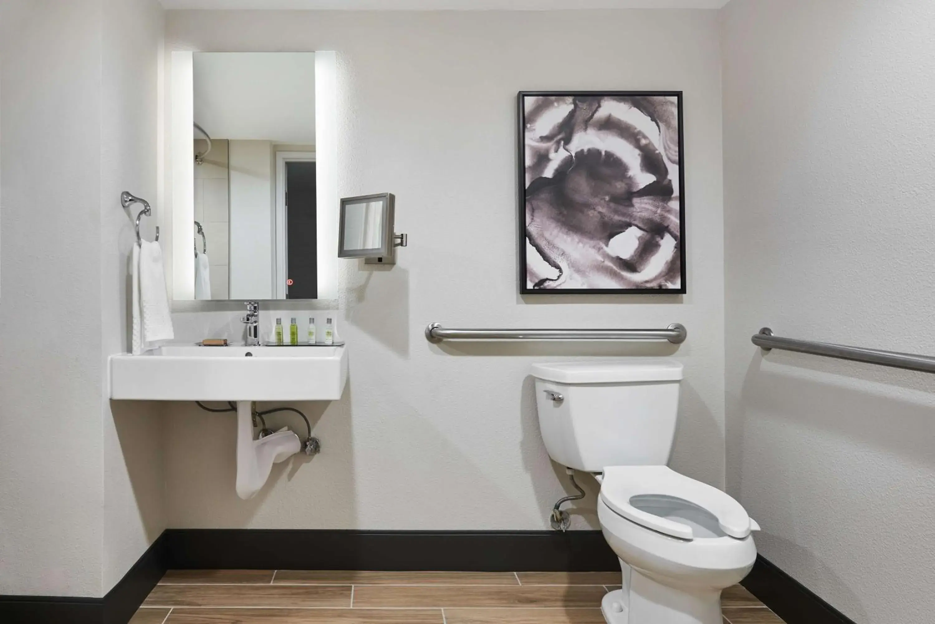 Bathroom in Doubletree By Hilton Fullerton Bathroom in Doubletree By Hilton Fullerton