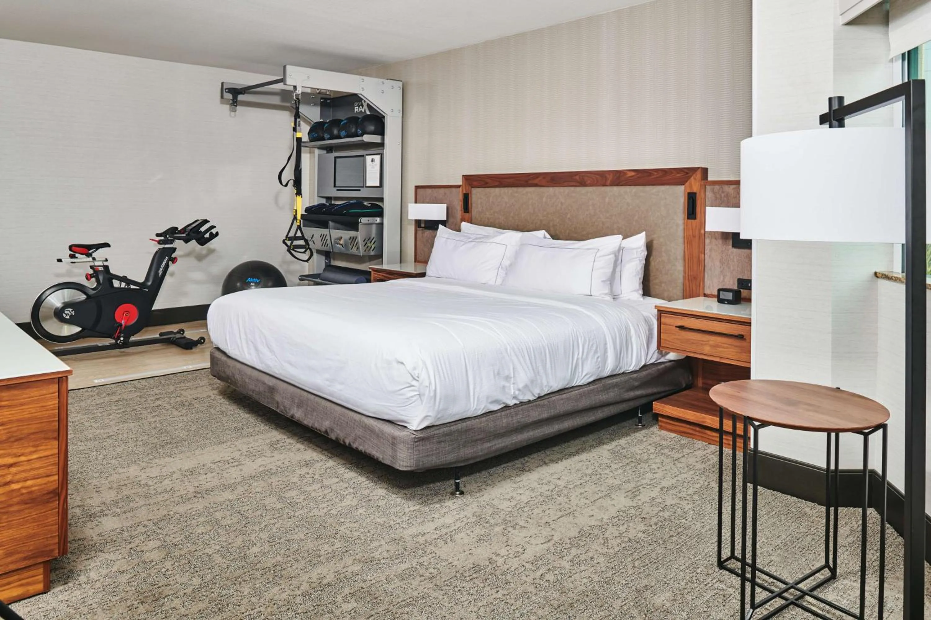 Bedroom, Bed in Doubletree By Hilton Fullerton