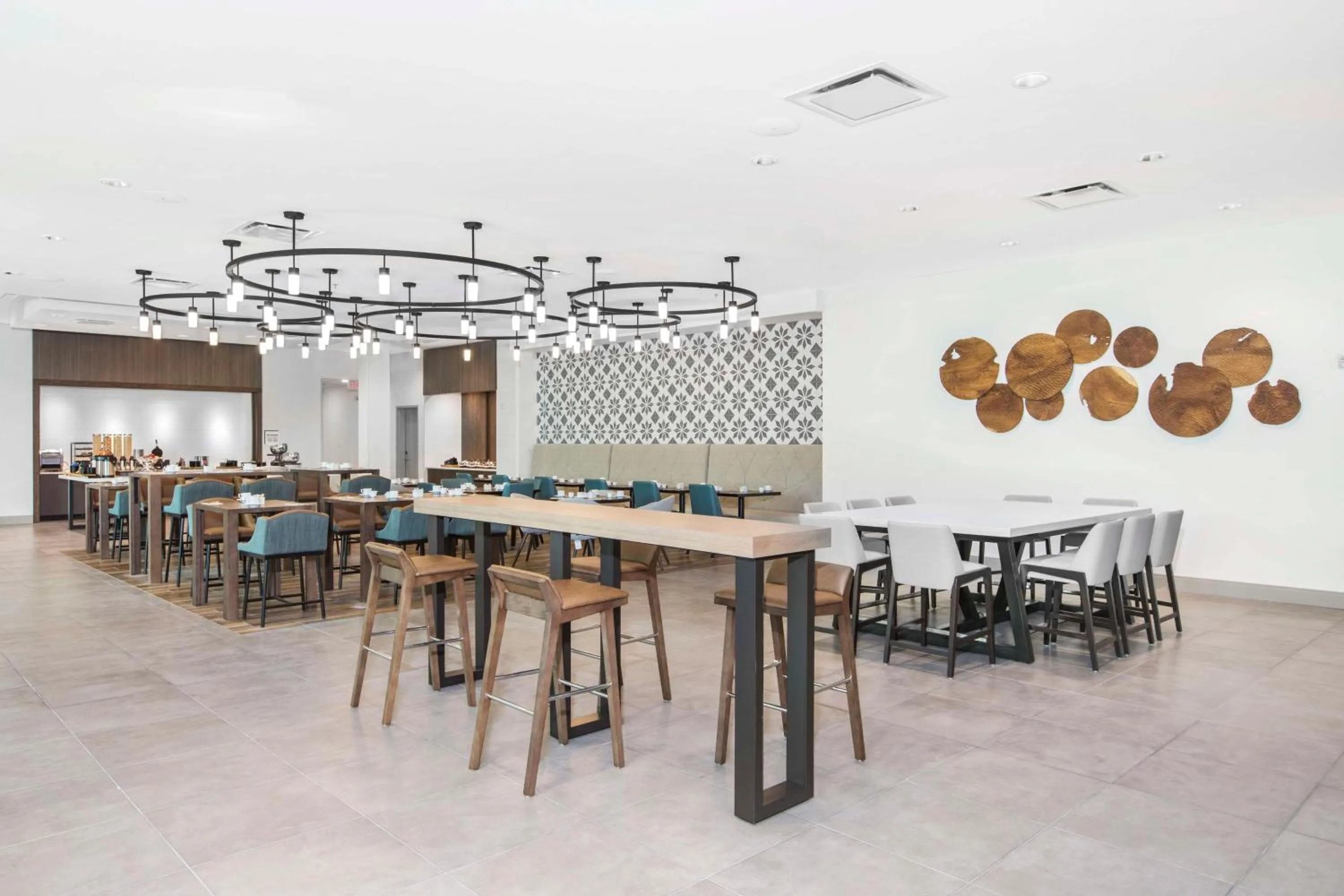 Restaurant/places to eat in Hilton Garden Inn Harlingen Convention Center, Tx