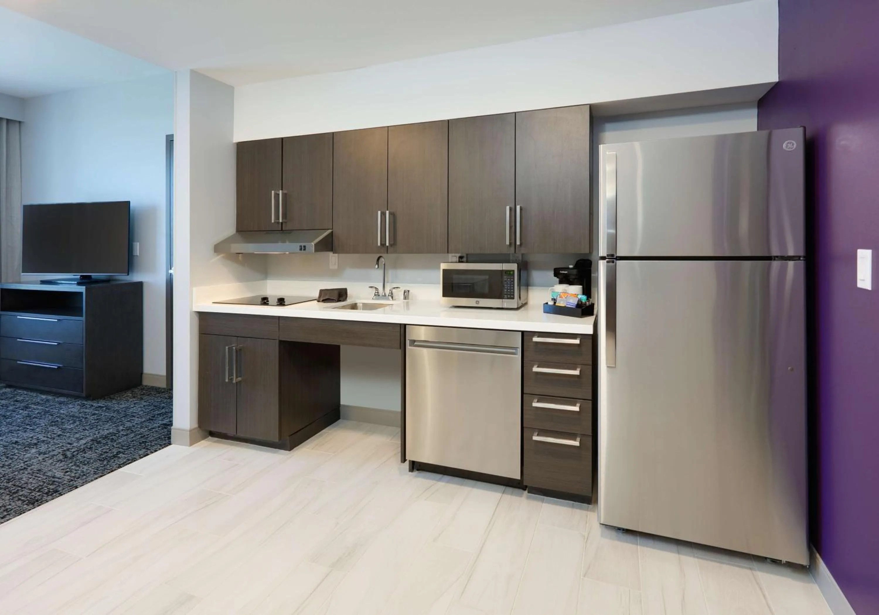 Kitchen or kitchenette in Homewood Suites By Hilton Irvine Spectrum Lake Forest