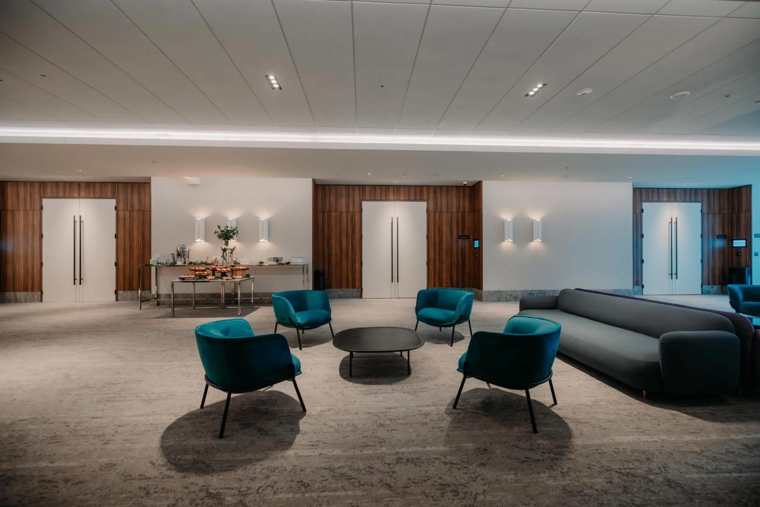 Meeting/conference room in Homewood Suites By Hilton Montreal Midtown