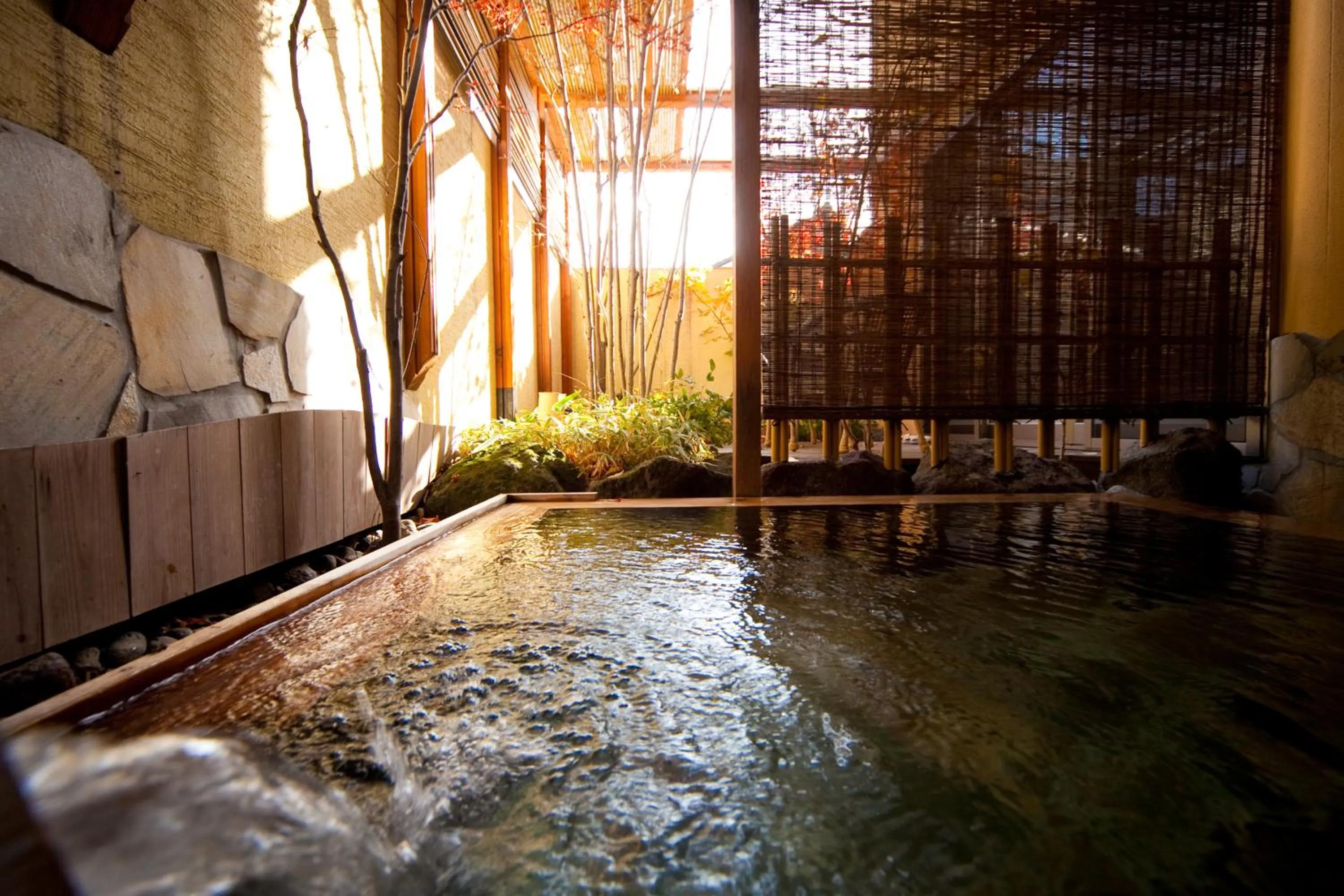 Open Air Bath in Kutsurogi-no-Yado Nanakawa