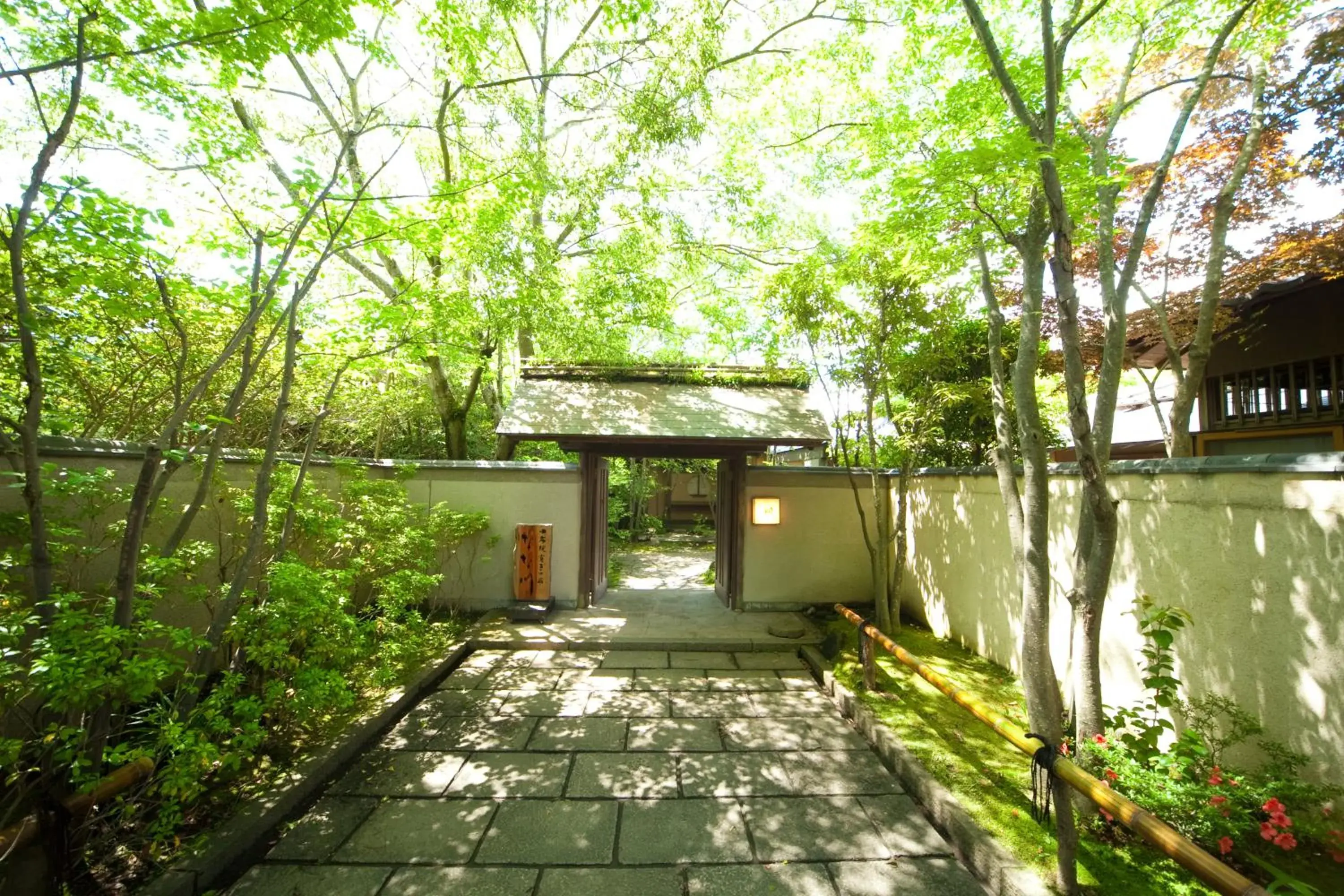 Facade/entrance in Kutsurogi-no-Yado Nanakawa Facade/entrance in Kutsurogi-no-Yado Nanakawa