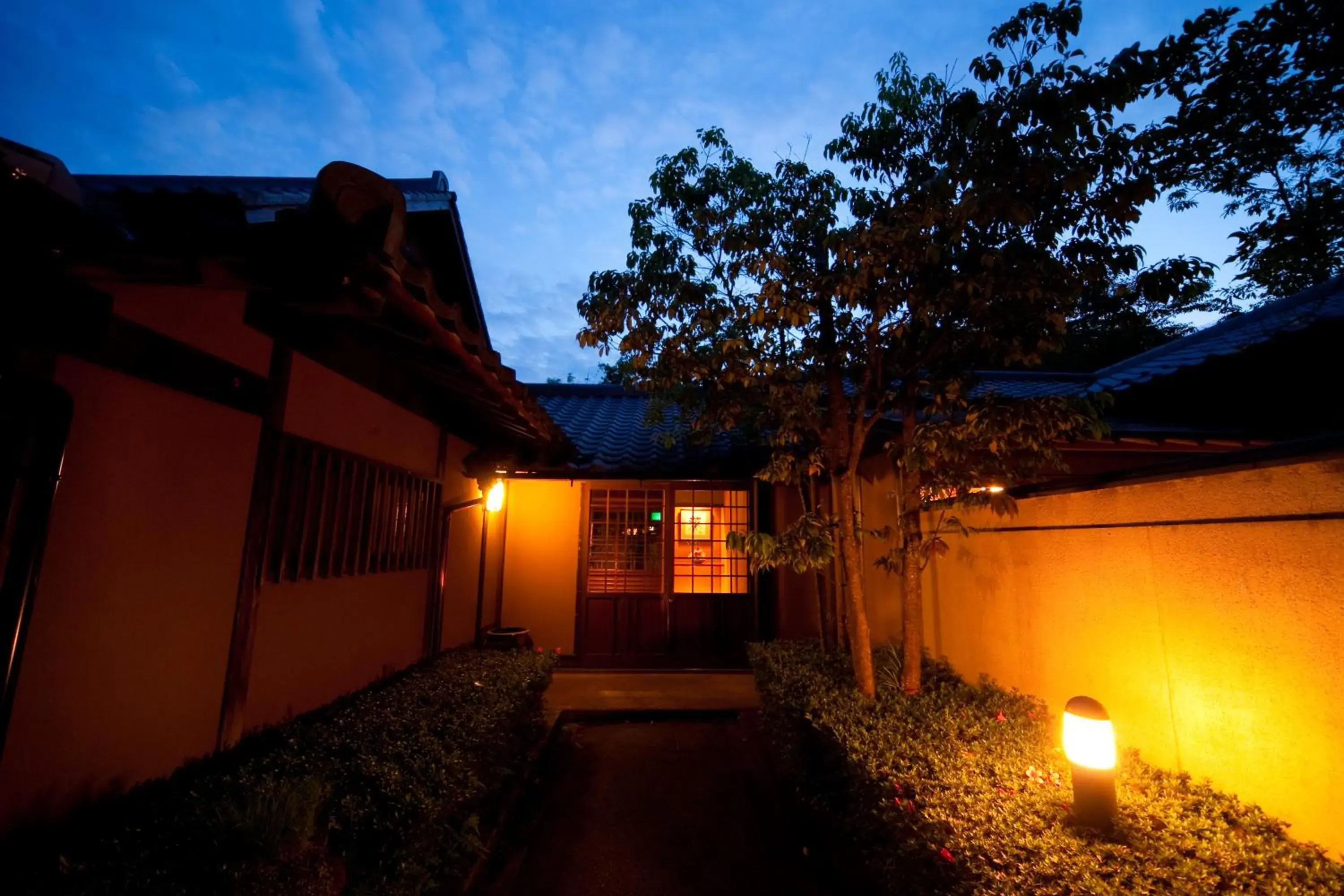 Facade/entrance in Kutsurogi-no-Yado Nanakawa Facade/entrance in Kutsurogi-no-Yado Nanakawa