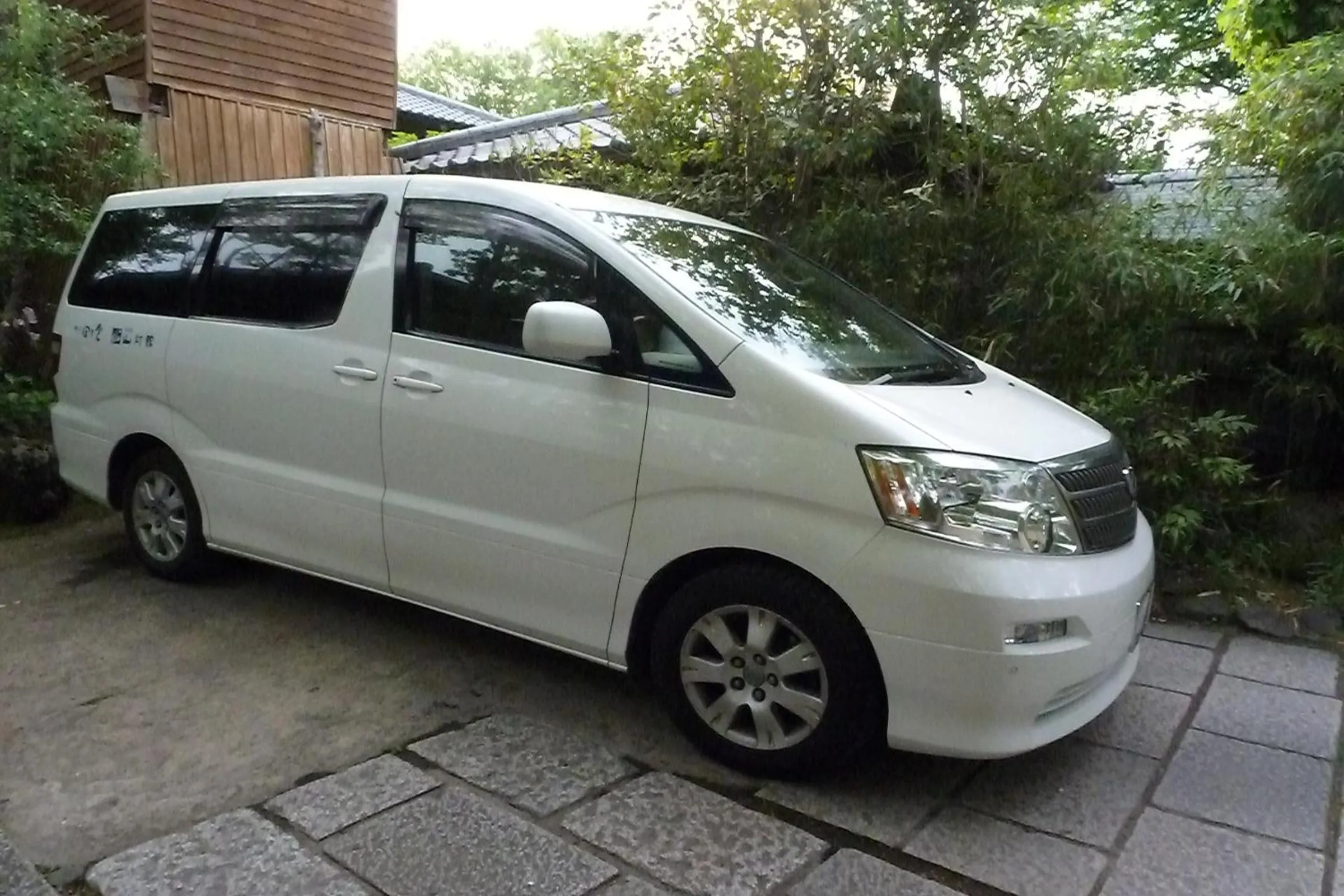 shuttle in Kutsurogi-no-Yado Nanakawa