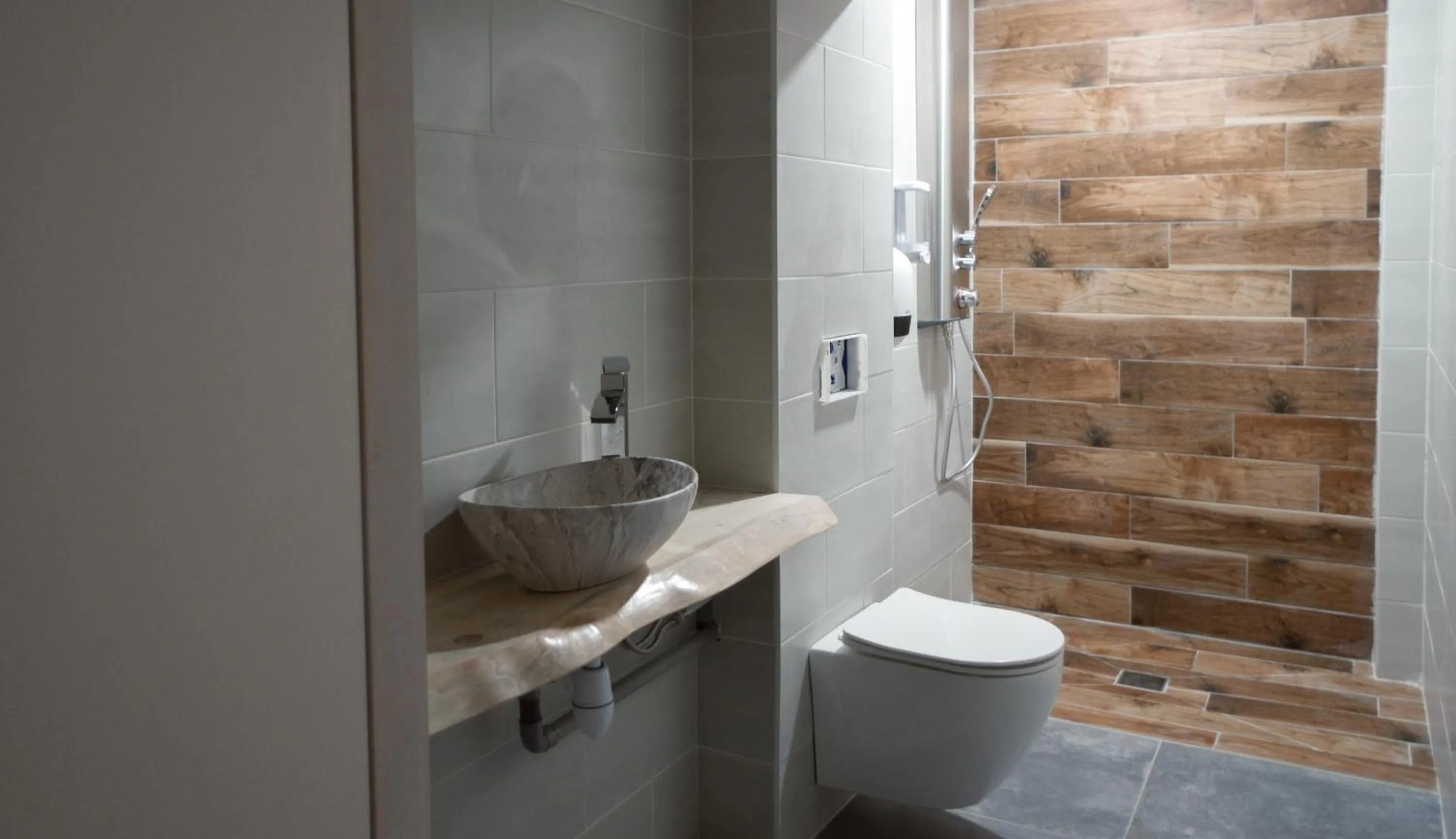 Bathroom in BodyGo Hostel