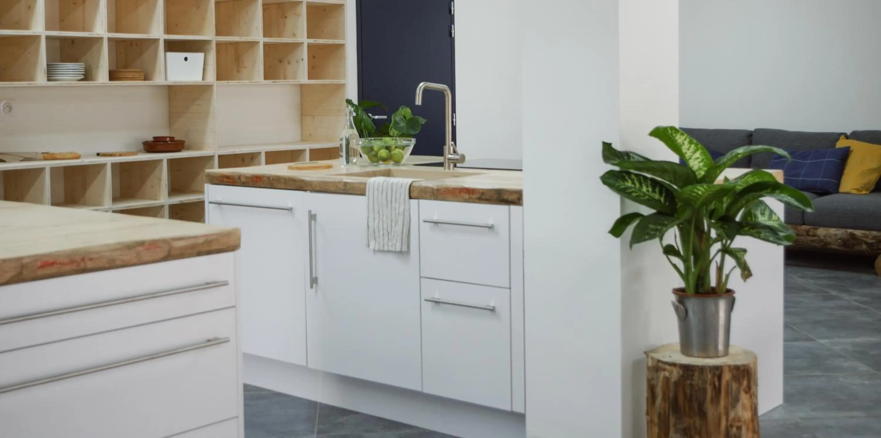 Communal kitchen in BodyGo Hostel