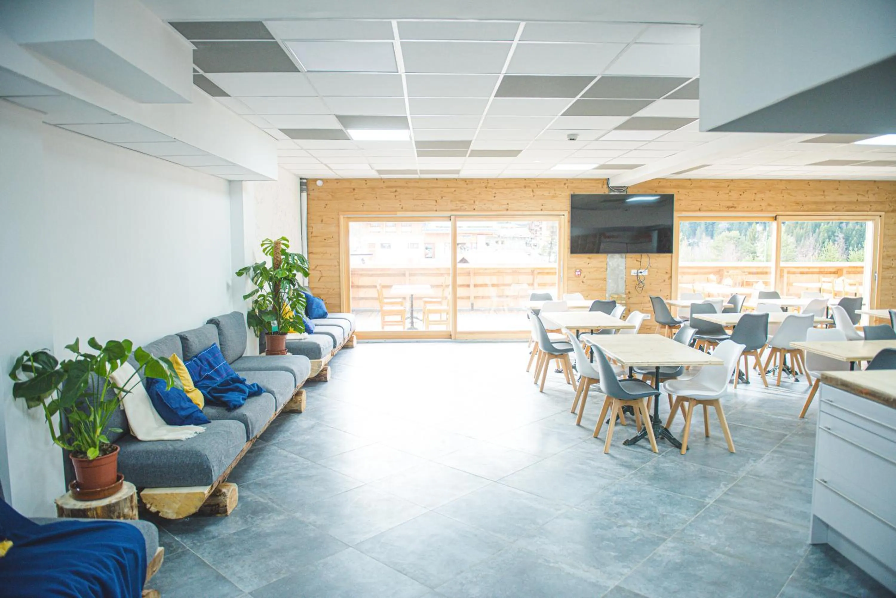 Restaurant/places to eat in BodyGo Hostel