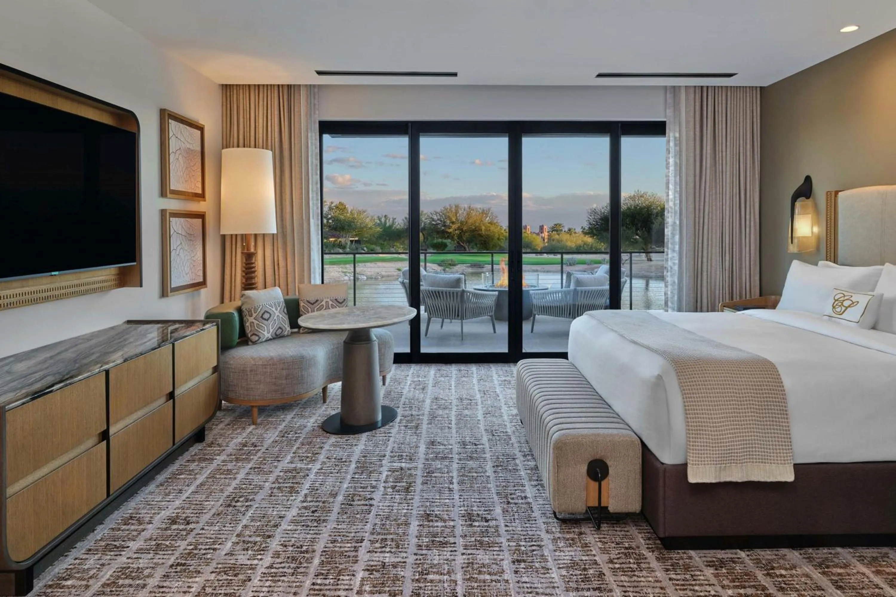 Bedroom, Bed in The Canyon Suites at The Phoenician, a Luxury Collection Resort, Scottsdale