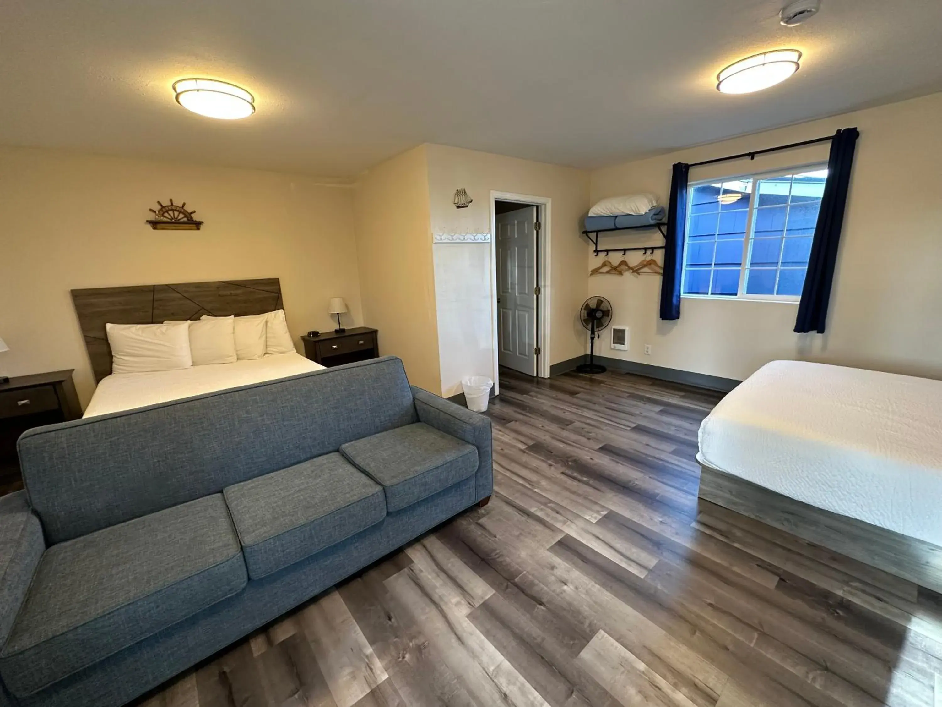 Double Queen Family Suite in Coastal Inn and Suites Double Queen Family Suite in Coastal Inn and Suites