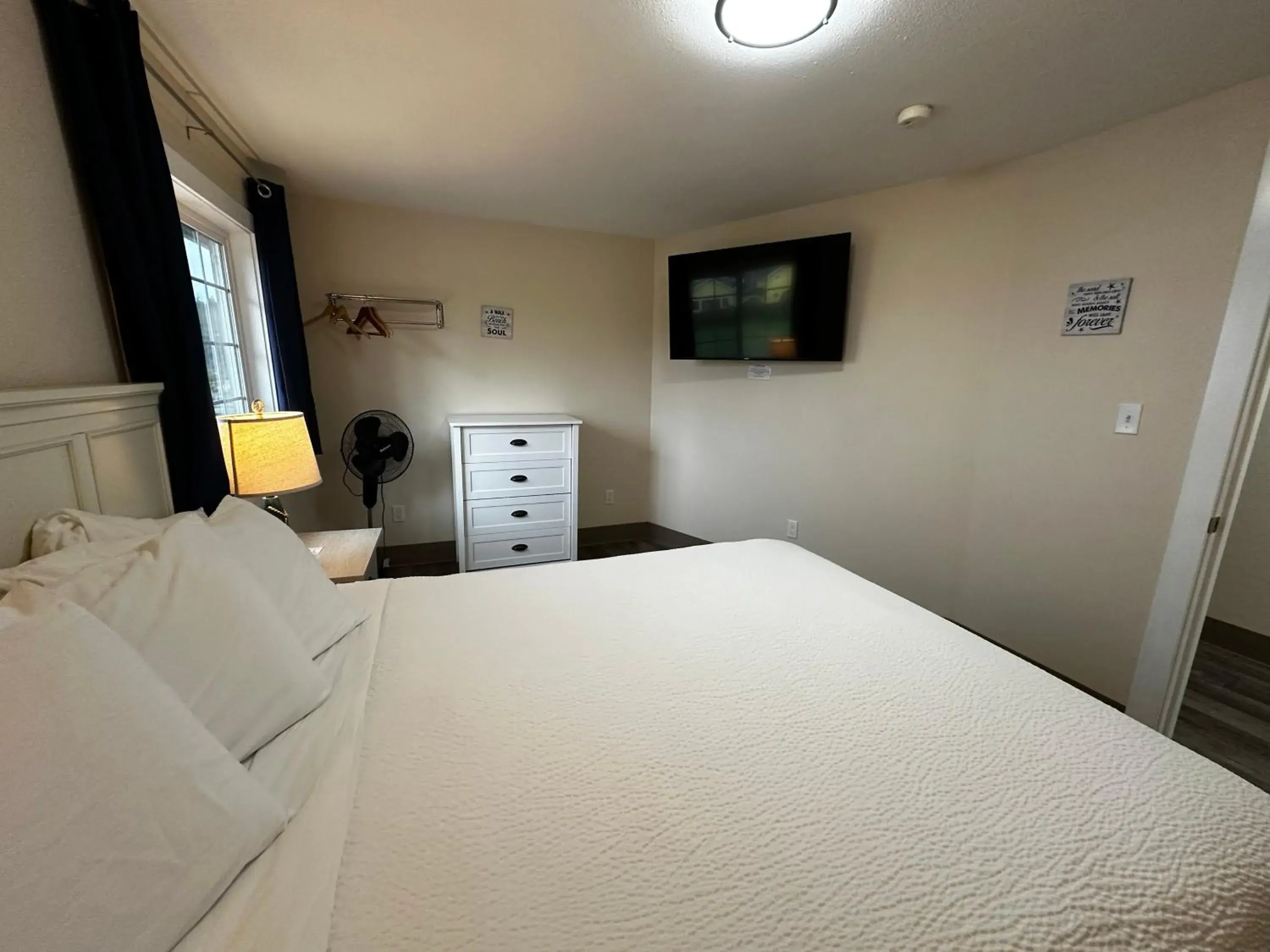 Captain's Quarters in Coastal Inn and Suites Captain's Quarters in Coastal Inn and Suites