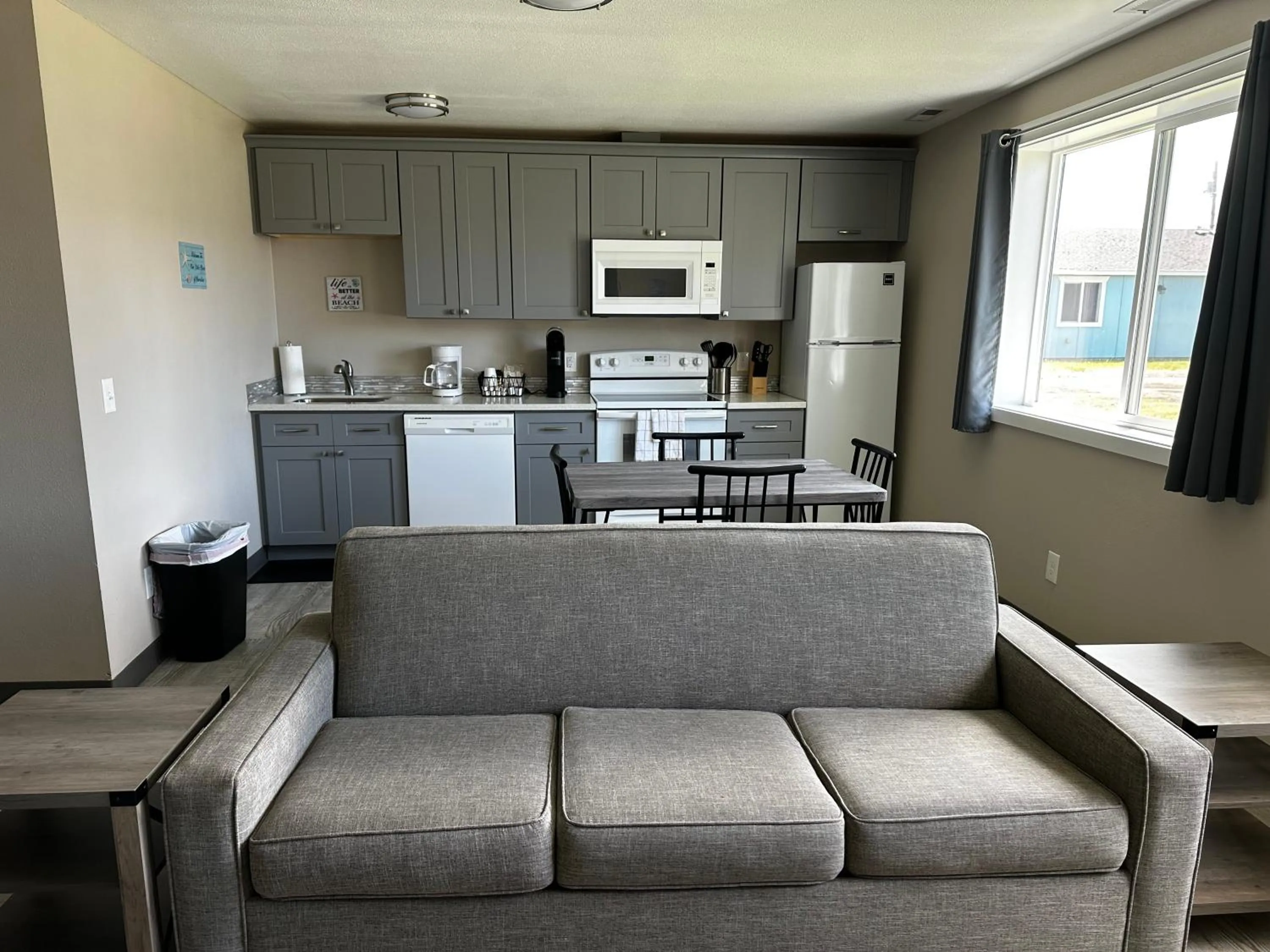 Kitchen or kitchenette in Coastal Inn and Suites