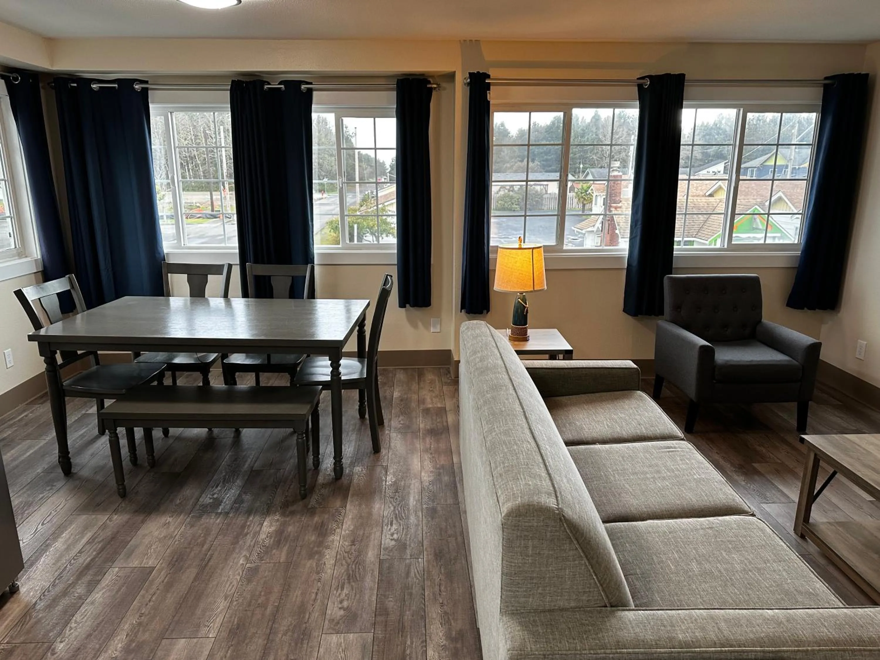 Living room in Coastal Inn and Suites