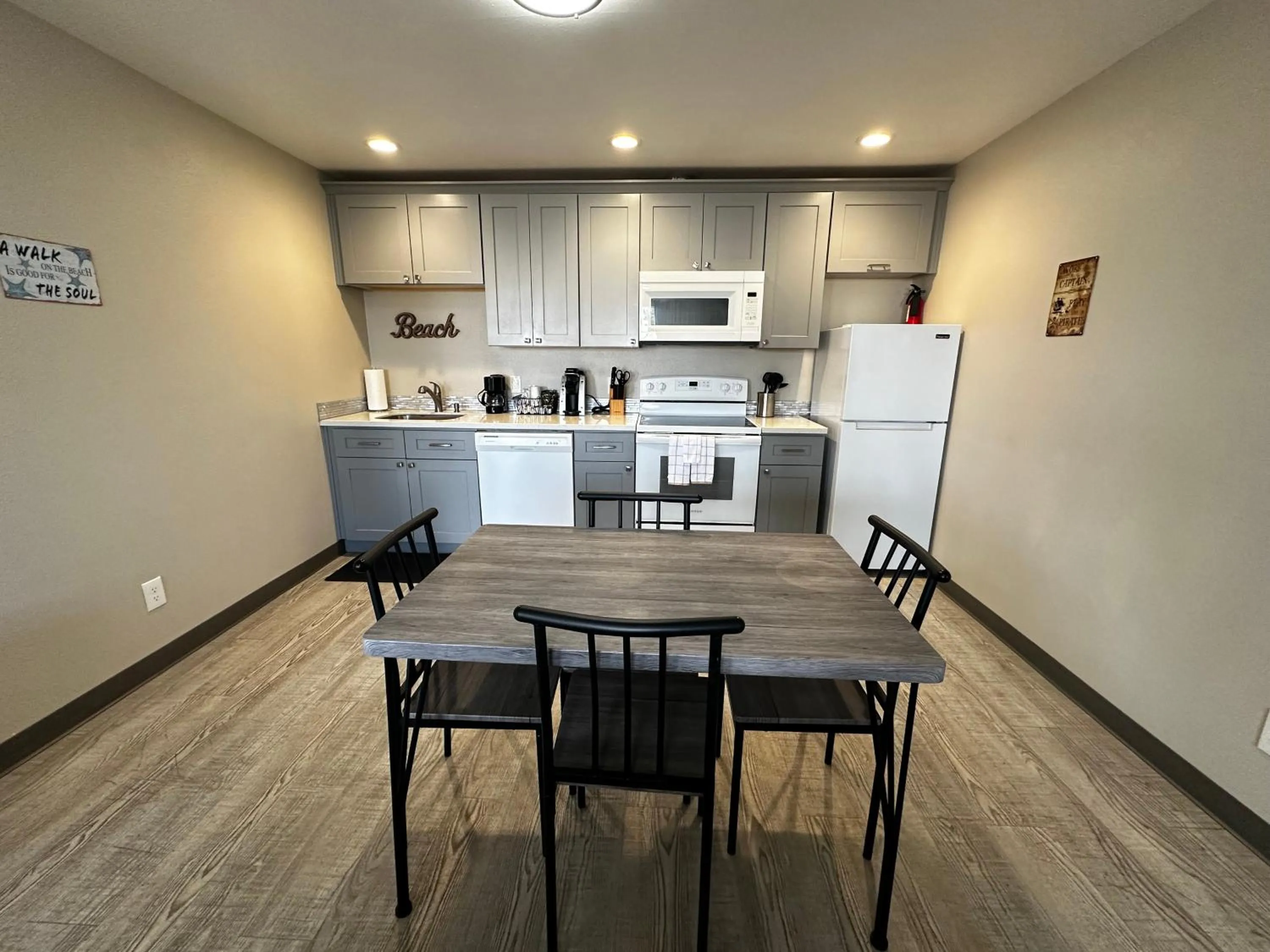 Kitchen or kitchenette in Coastal Inn and Suites