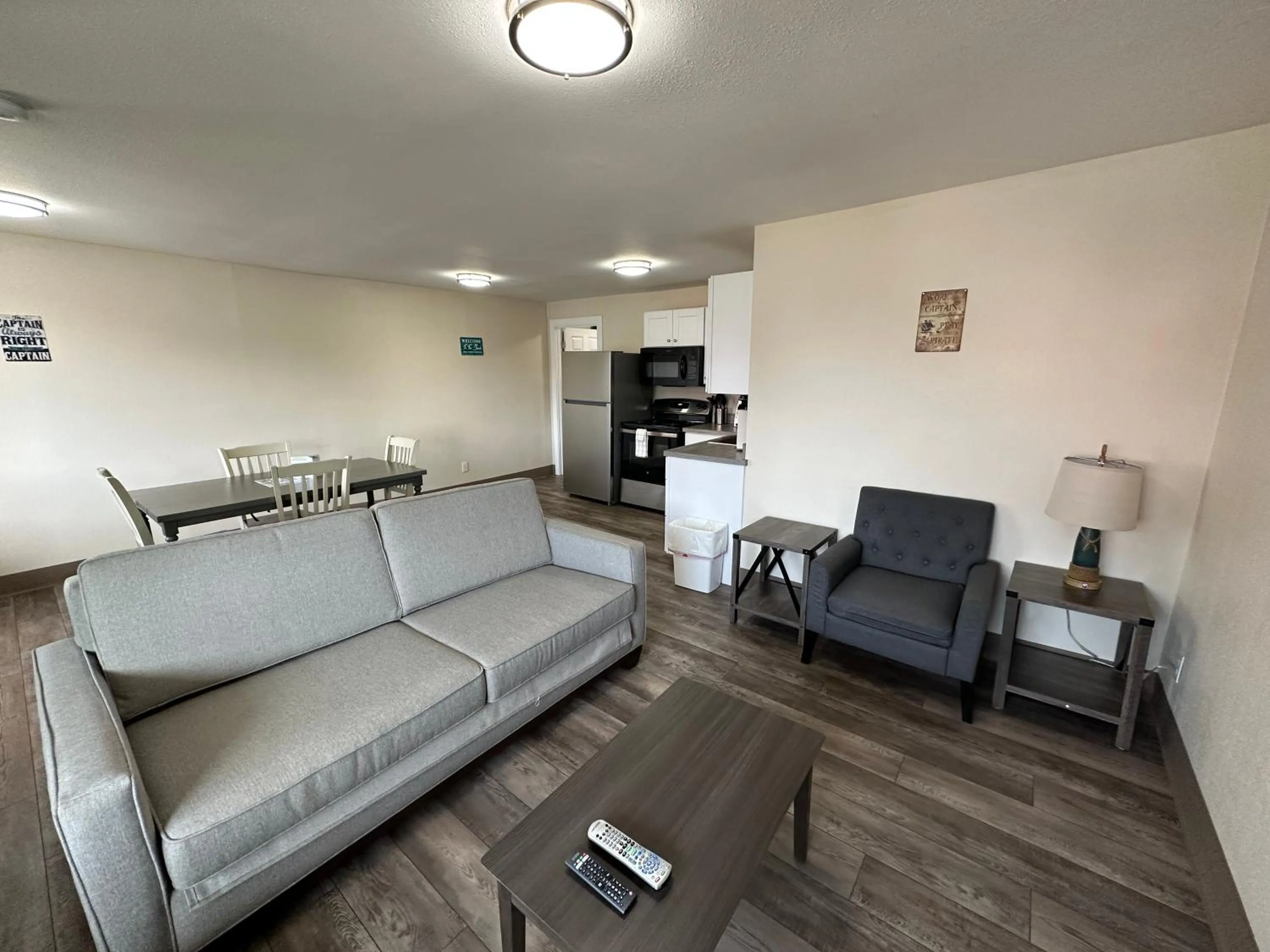 TV and multimedia in Coastal Inn and Suites