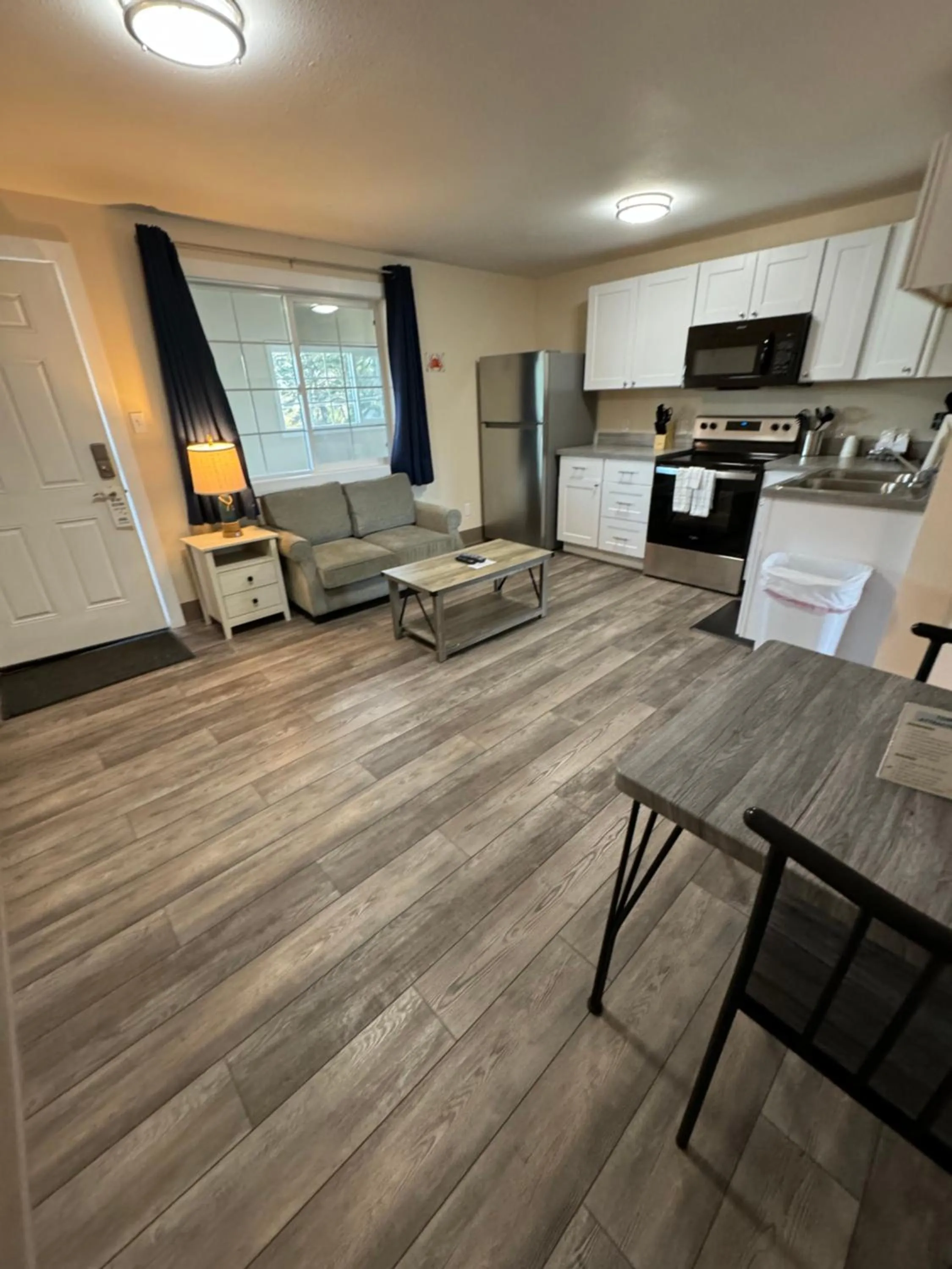 Kitchen or kitchenette in Coastal Inn and Suites