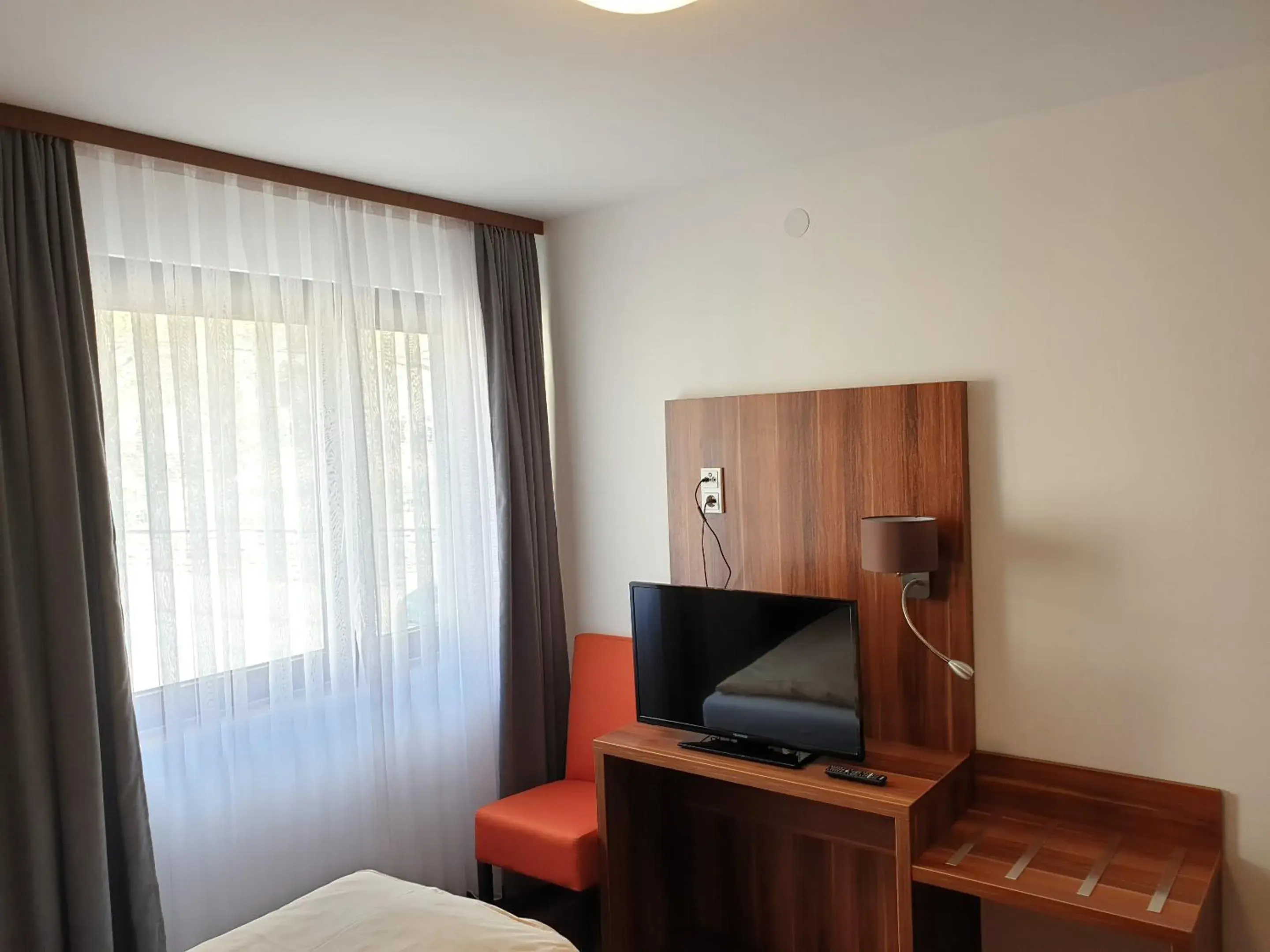 TV/Entertainment Center in Kirchberg Hotel garni